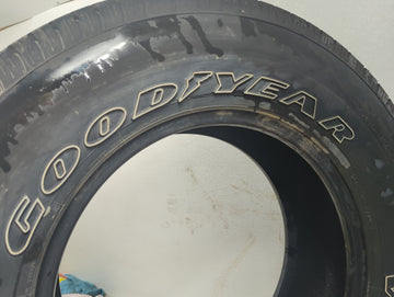 Used Tire 265/70R17 GOODYEAR WRANGLER HP 113S - Tread Depth 12/32