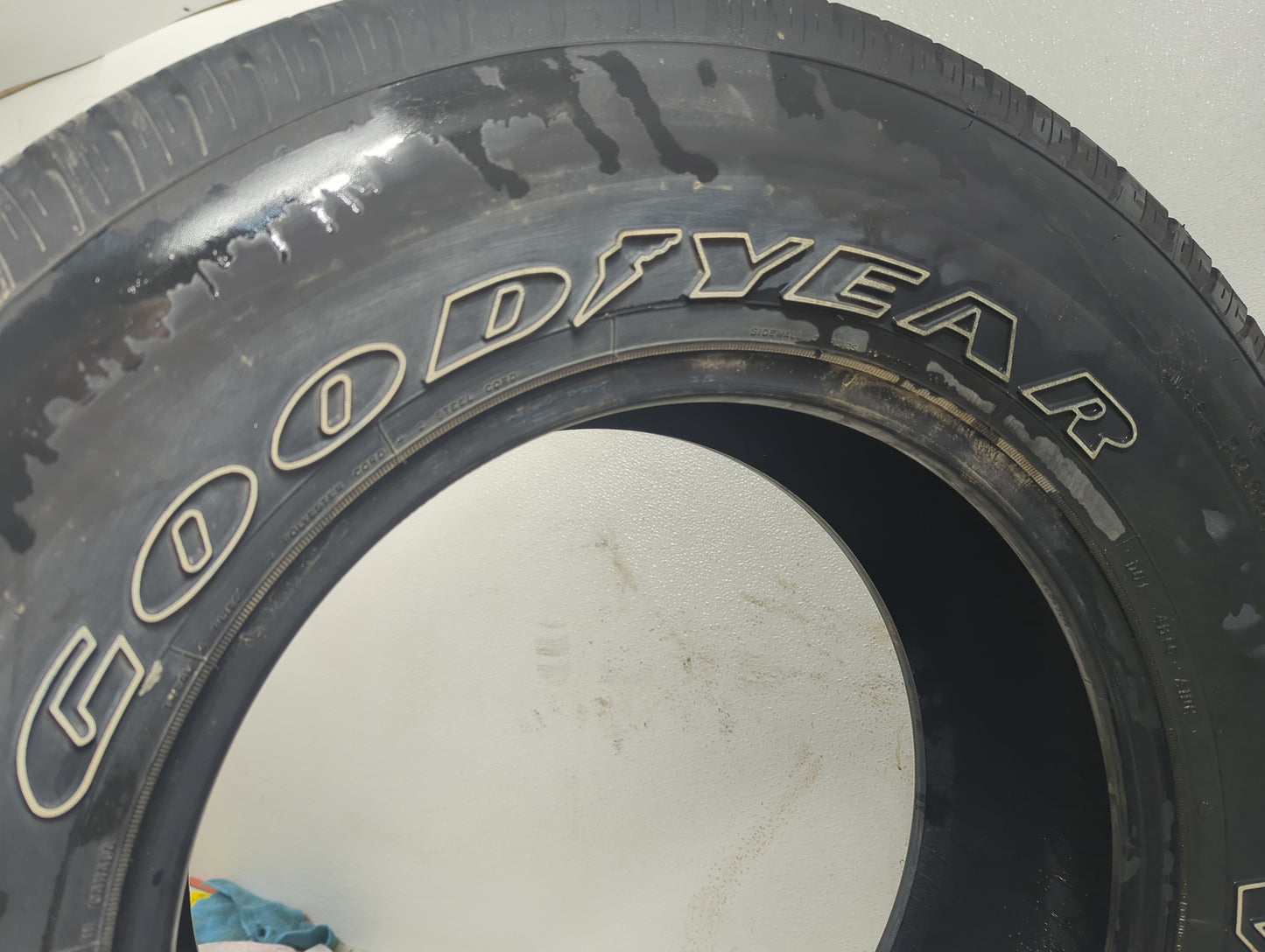 Used Tire 265/70R17 GOODYEAR WRANGLER HP 113S - Tread Depth 12/32 - Oemusedautoparts1.com