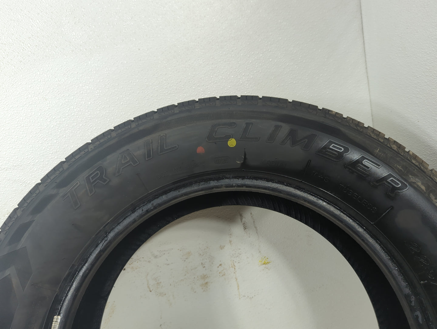 Used Tire 225/65R17 MASTERCRAFT COURSER TRAIL CLIMBER 102H - Tread Depth 10/32 - Oemusedautoparts1.com