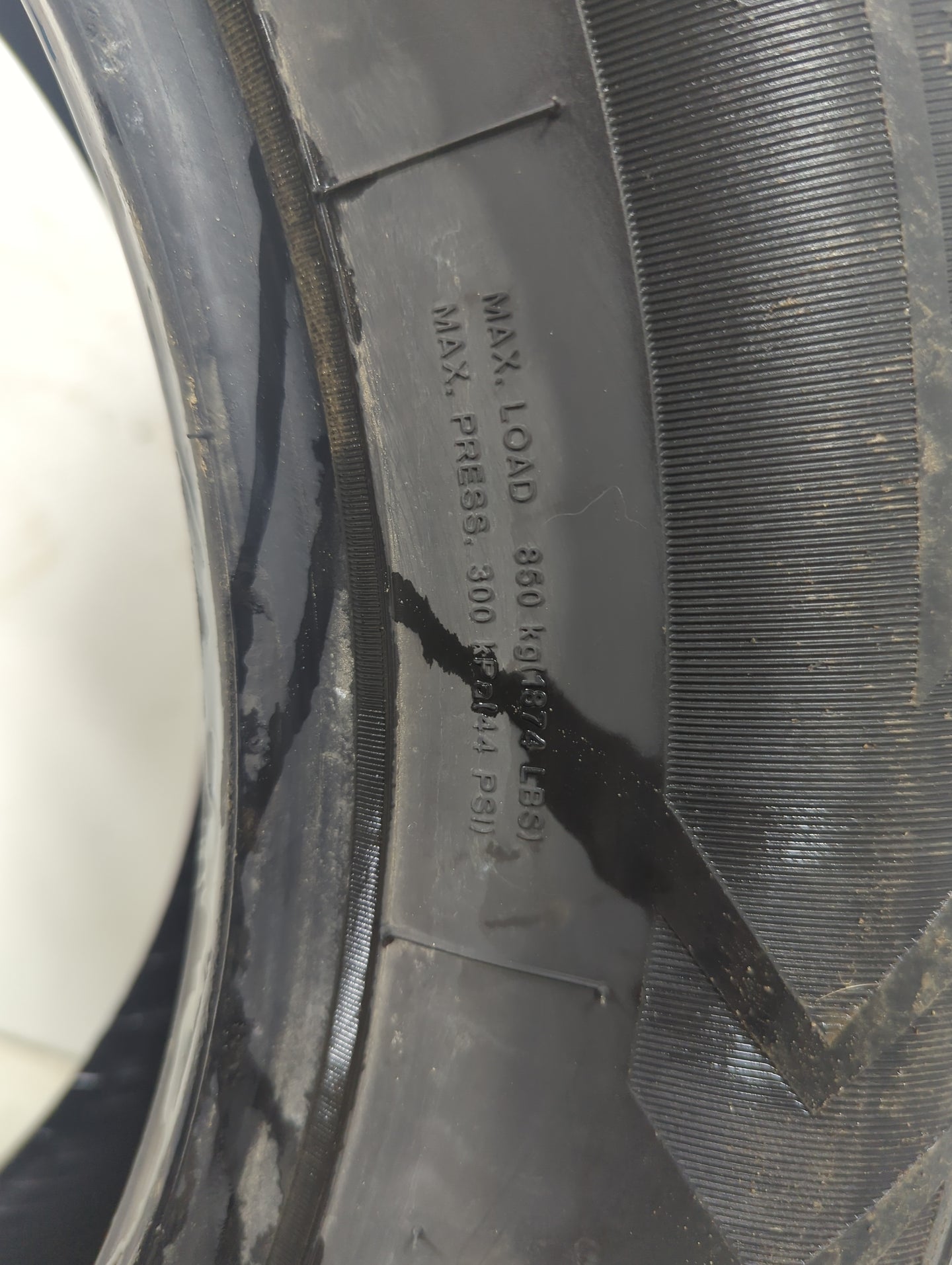 Used Tire 225/65R17 MASTERCRAFT COURSER TRAIL CLIMBER 102H - Tread Depth 10/32 - Oemusedautoparts1.com