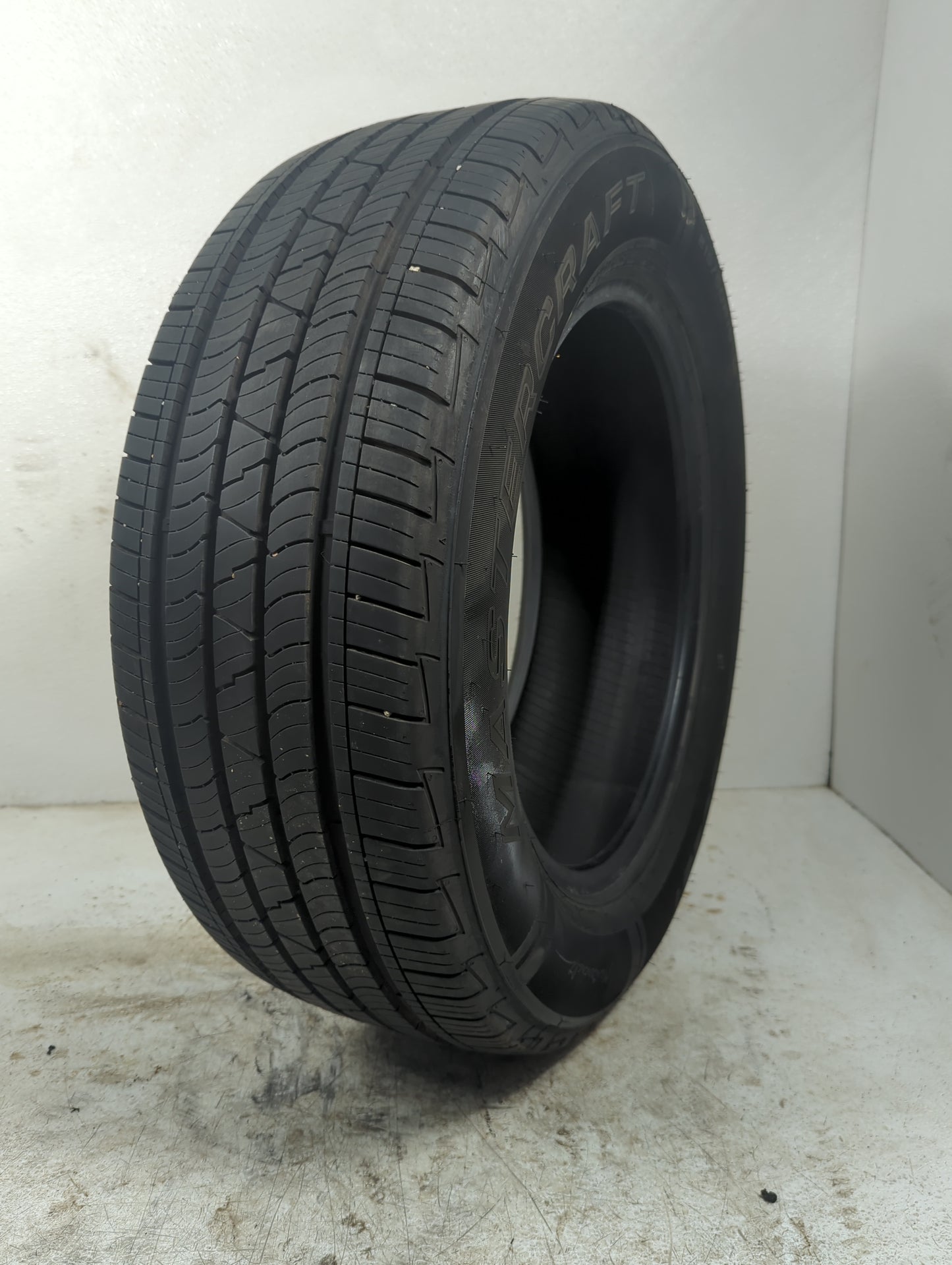 Used Tire - Tread Depth null/32 - Oemusedautoparts1.com