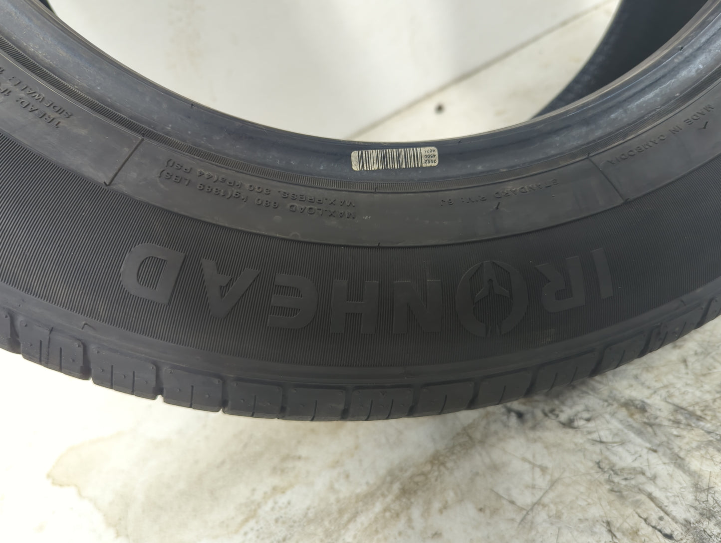 Used Tire - Tread Depth null/32 - Oemusedautoparts1.com