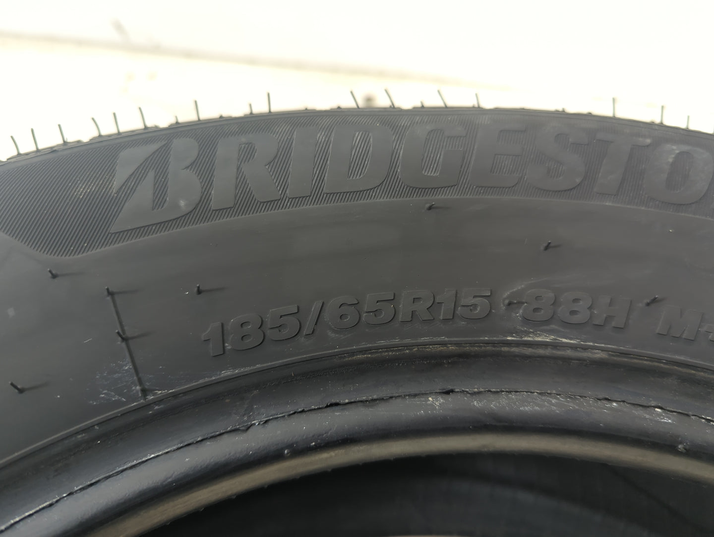Used Tire - Tread Depth null/32 - Oemusedautoparts1.com