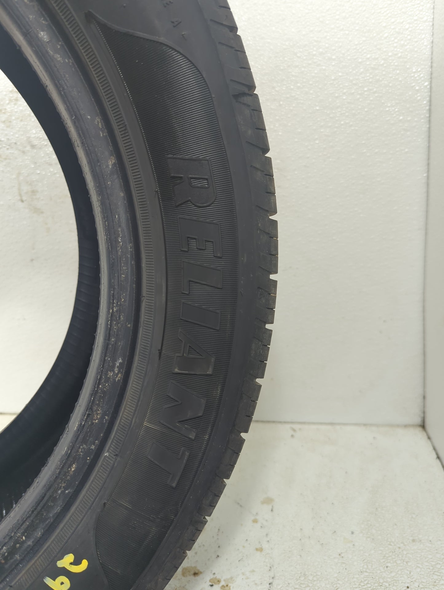 Used Tire - Tread Depth null/32 - Oemusedautoparts1.com