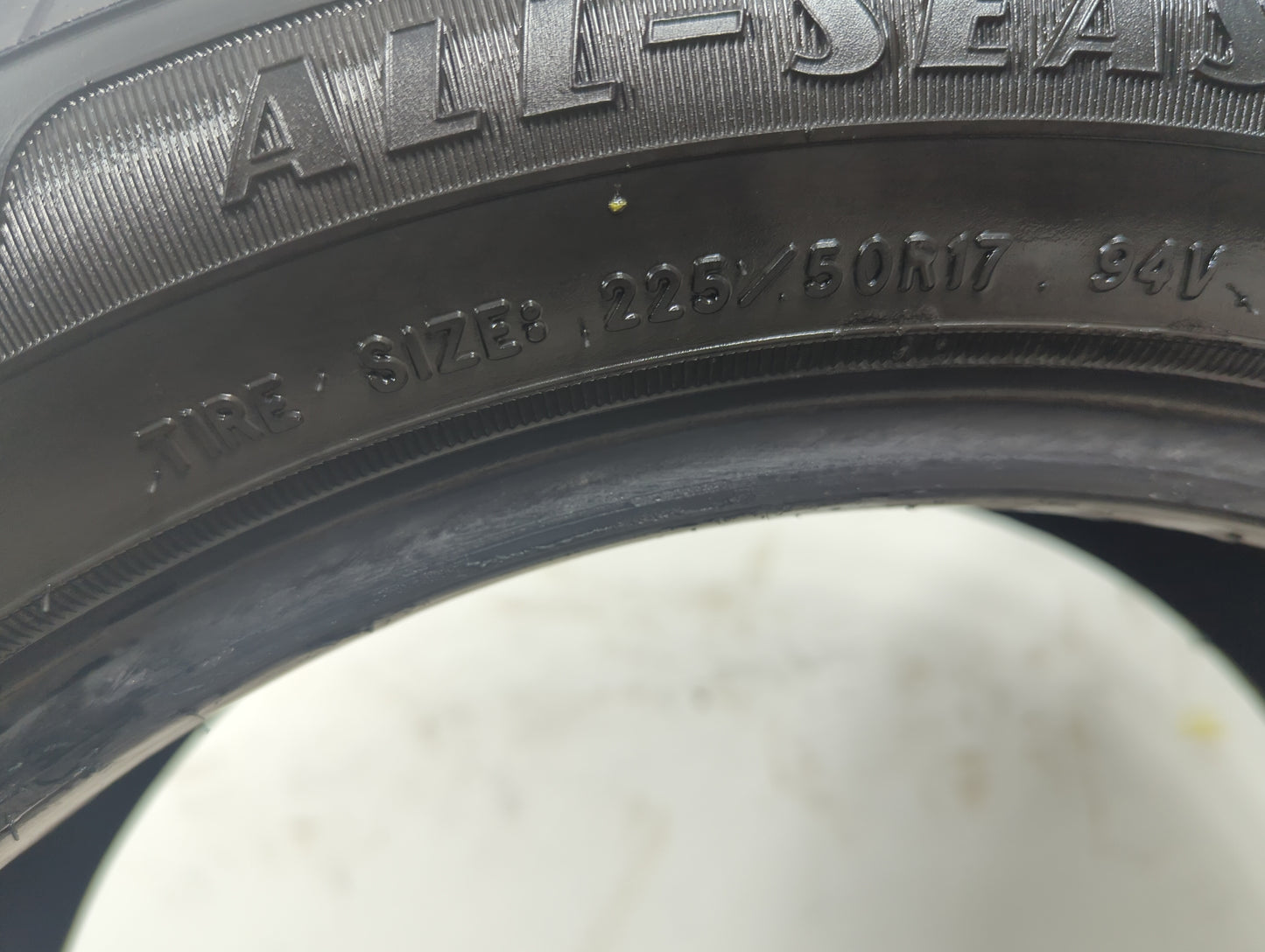 Used Tire - Tread Depth null/32 - Oemusedautoparts1.com