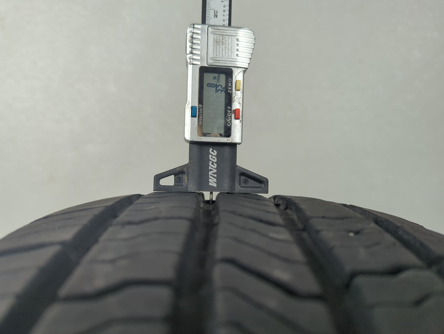 Used Tire 235/70R16 MASTERCRAFT STRATUS HT 106T - Tread Depth 8/32 - Oemusedautoparts1.com
