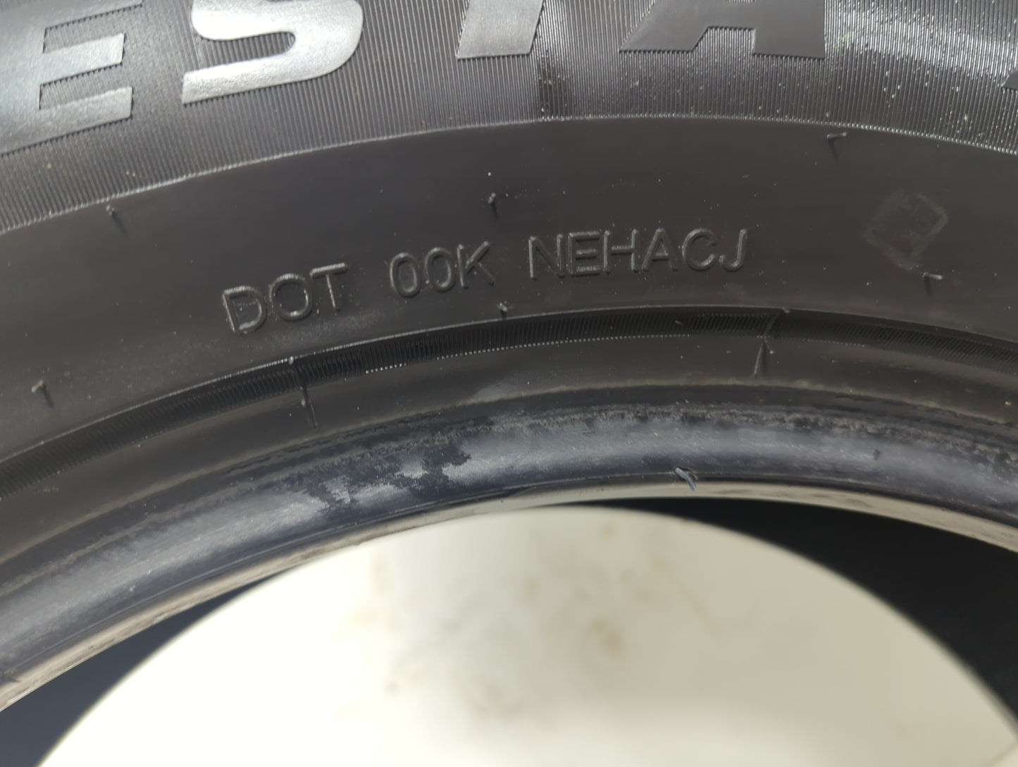 Used Tire 245/60R18 ARISUN ARESTA ZG02 105T - Tread Depth 8/32 - Oemusedautoparts1.com