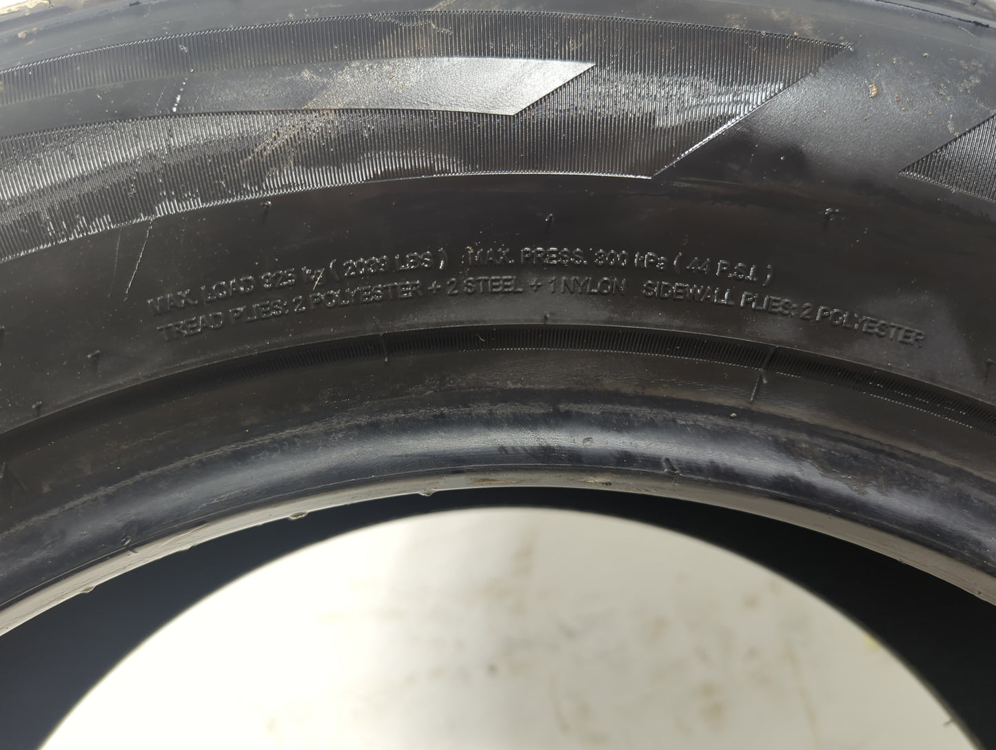 Used Tire 245/60R18 ARISUN ARESTA ZG02 105T - Tread Depth 8/32 - Oemusedautoparts1.com