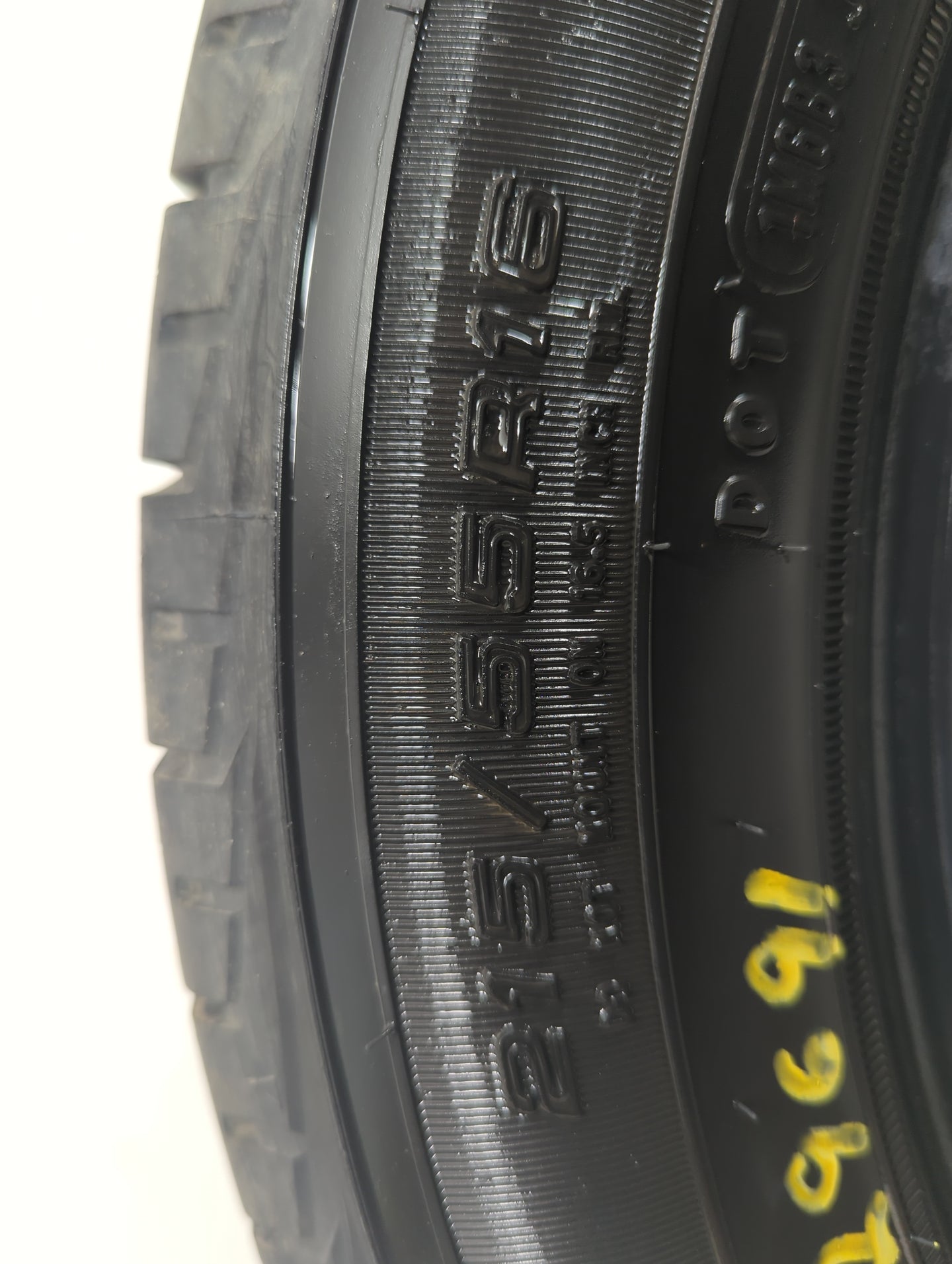 Used Tire 215/55R16 KELLY EDGE TOURING 93H - Tread Depth 9/32 - Oemusedautoparts1.com