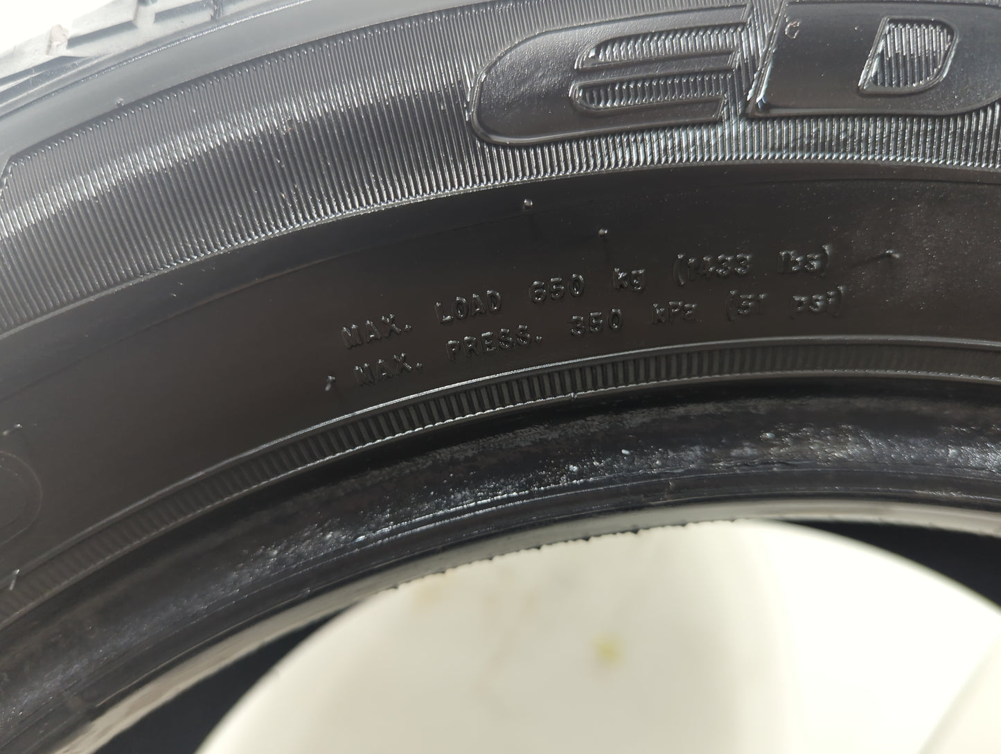 Used Tire 215/55R16 KELLY EDGE TOURING 93H - Tread Depth 9/32 - Oemusedautoparts1.com