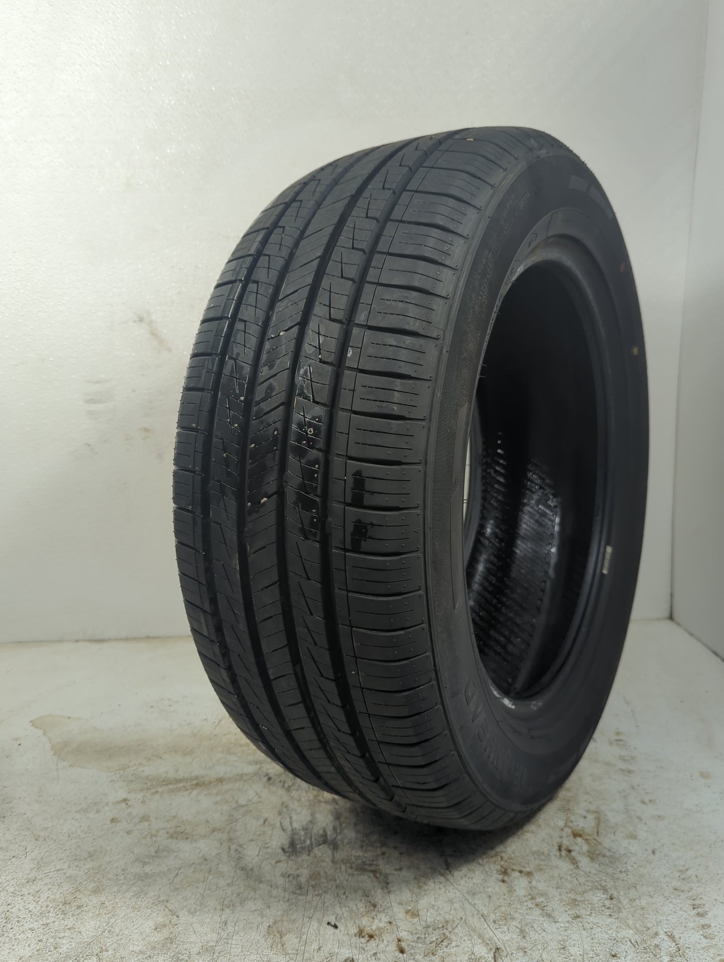 Used Tire 235/55R17 IRONHEAD REFLEX H/T - Tread Depth 9/32 - Oemusedautoparts1.com