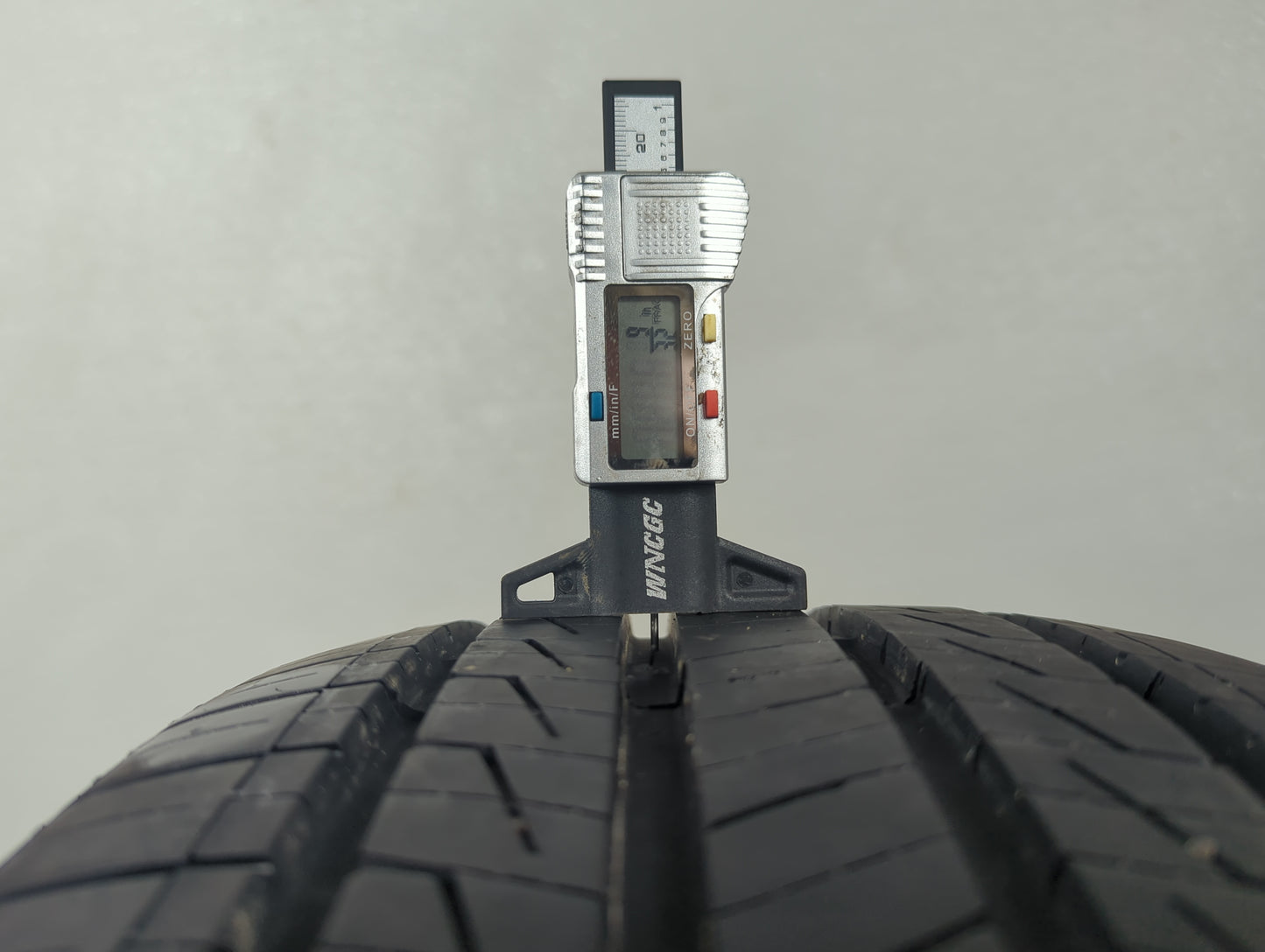 Used Tire 235/55R17 IRONHEAD REFLEX H/T - Tread Depth 9/32 - Oemusedautoparts1.com
