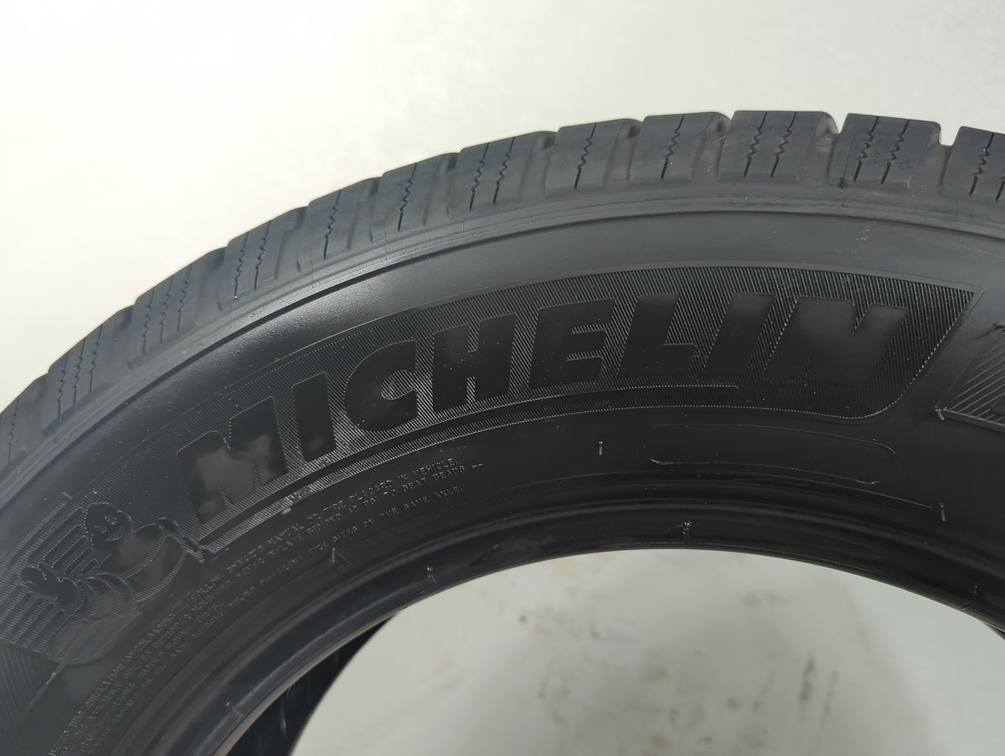 Used Tire 235/65R17 MICHELIN DEFENDER LTX M/S 104T - Tread Depth 8/32 - Oemusedautoparts1.com