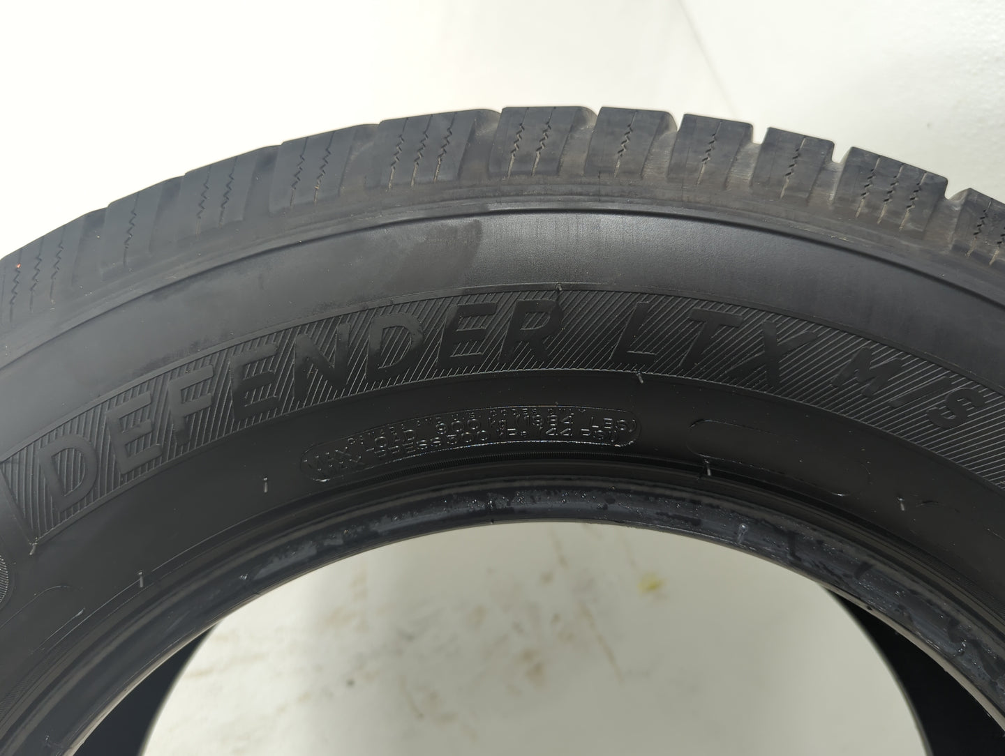 Used Tire 235/65R17 MICHELIN DEFENDER LTX M/S 104T - Tread Depth 8/32 - Oemusedautoparts1.com