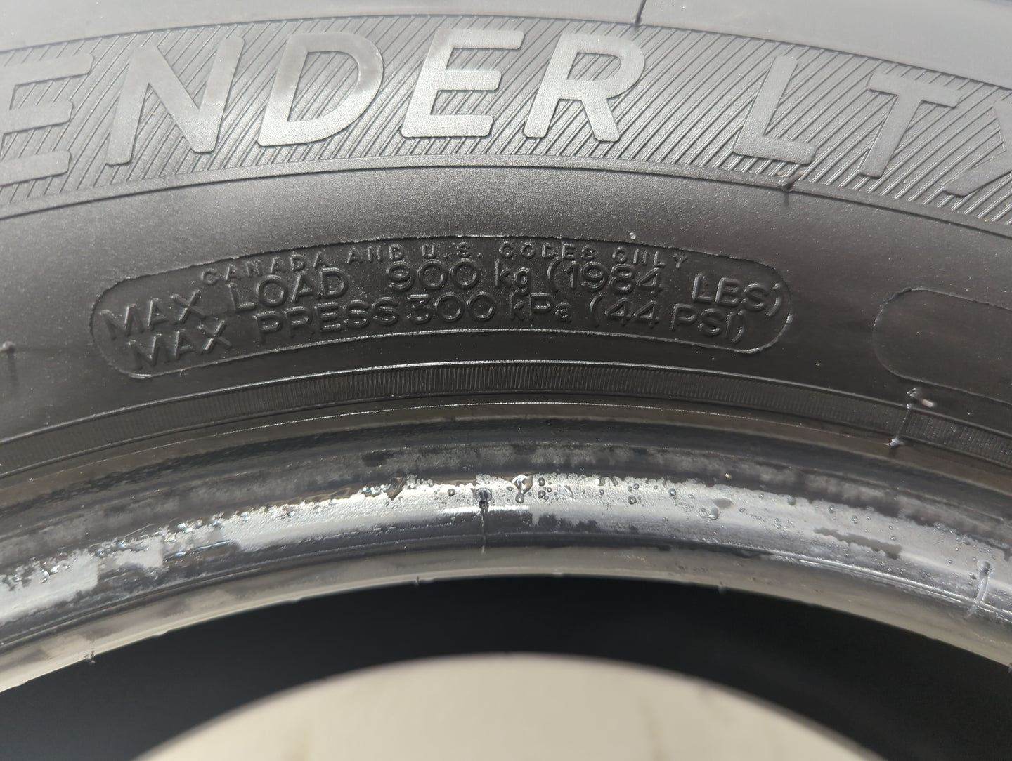 Used Tire 235/65R17 MICHELIN DEFENDER LTX M/S 104T - Tread Depth 8/32 - Oemusedautoparts1.com