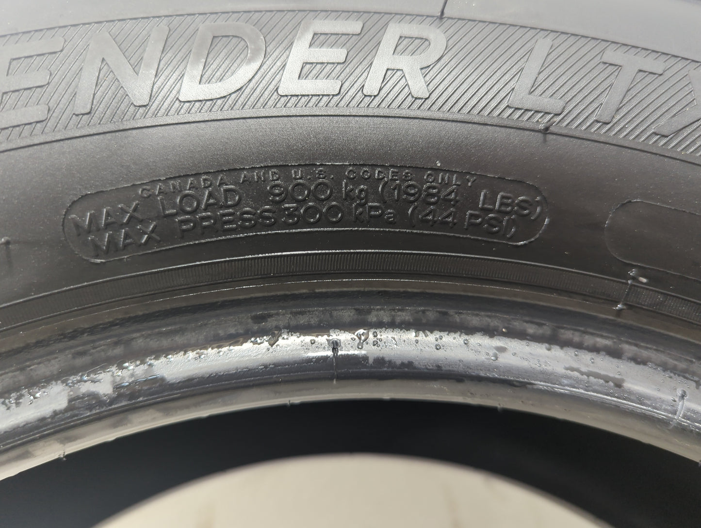 Used Tire 235/65R17 MICHELIN DEFENDER LTX M/S 104T - Tread Depth 8/32 - Oemusedautoparts1.com