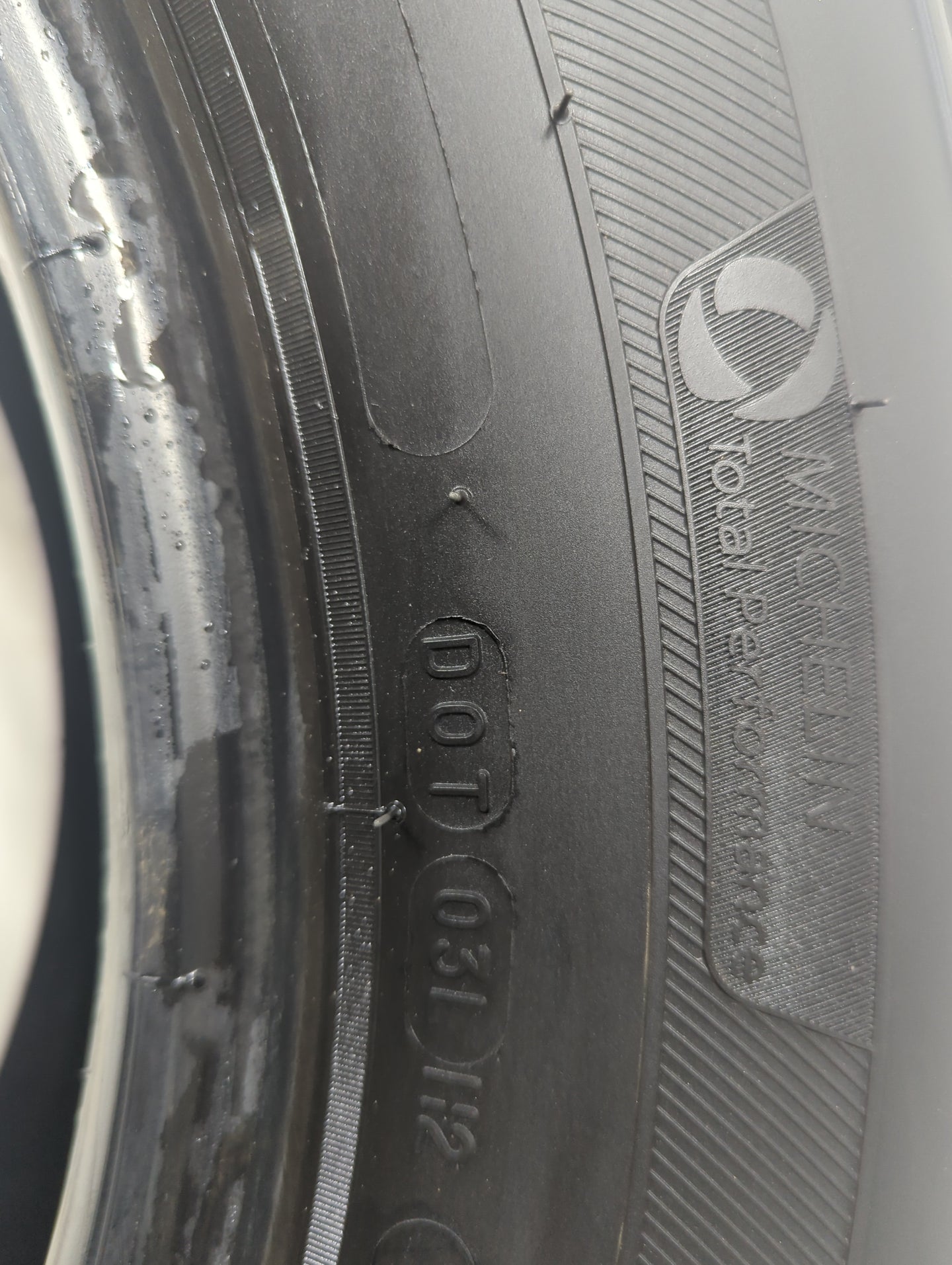 Used Tire 235/65R17 MICHELIN DEFENDER LTX M/S 104T - Tread Depth 8/32 - Oemusedautoparts1.com