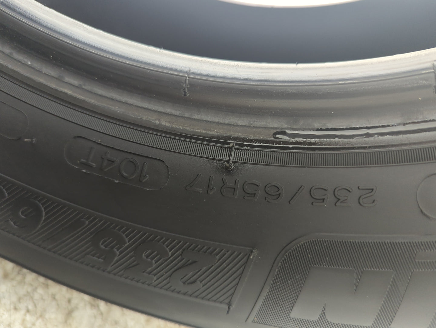 Used Tire 235/65R17 MICHELIN DEFENDER LTX M/S 104T - Tread Depth 8/32 - Oemusedautoparts1.com