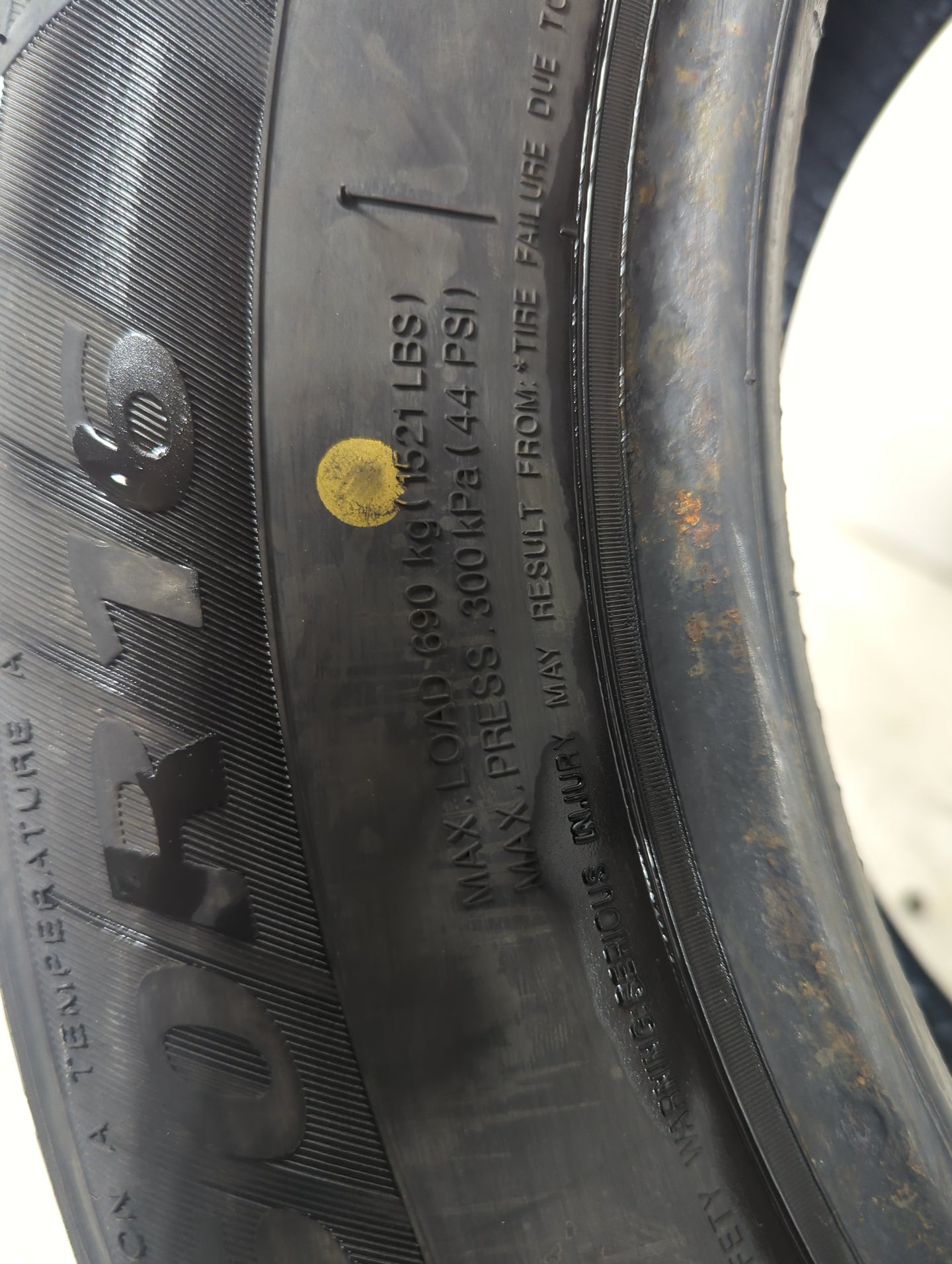 Used Tire 215/60R16 SENTURY TOURING 95H - Tread Depth 10/32 - Oemusedautoparts1.com