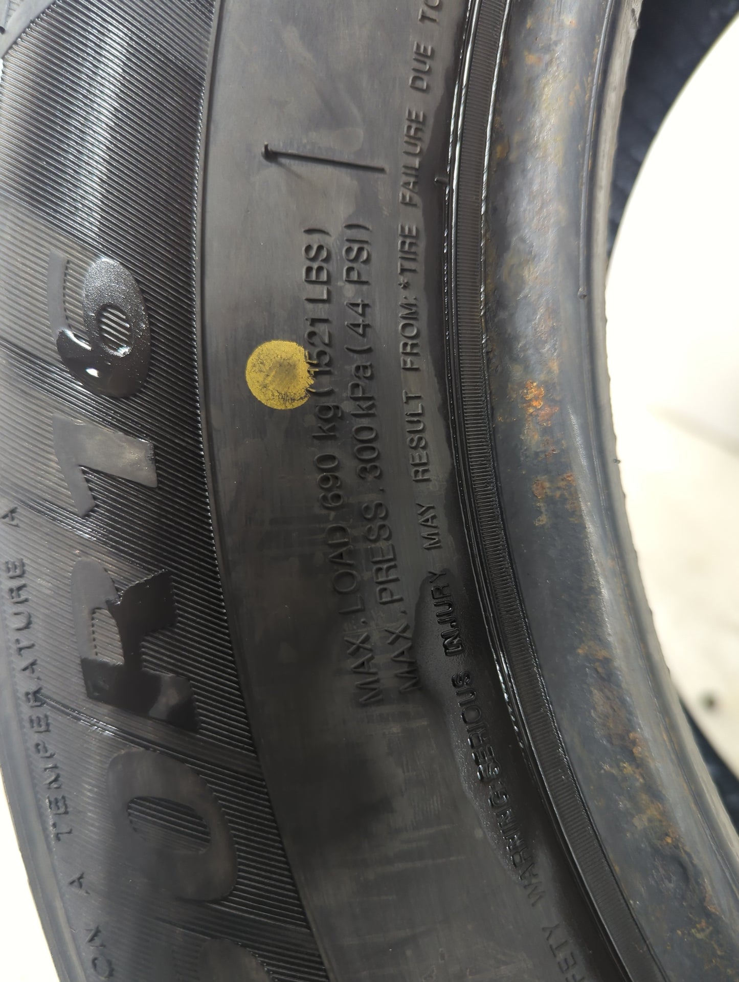 Used Tire 215/60R16 SENTURY TOURING 95H - Tread Depth 10/32 - Oemusedautoparts1.com