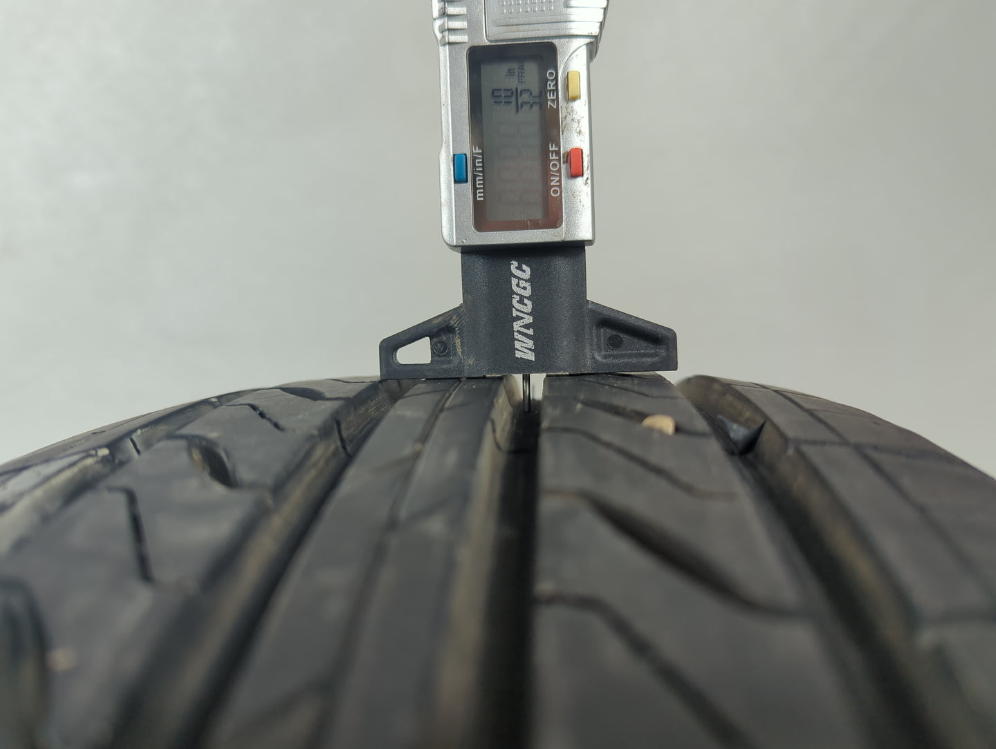 Used Tire 215/60R16 SENTURY TOURING 95H - Tread Depth 10/32 - Oemusedautoparts1.com