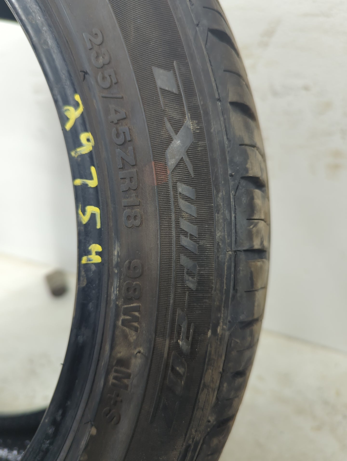 Used Tire 235/45R18 LEXANI LX-TWENTY 98W - Tread Depth 8/32 - Oemusedautoparts1.com
