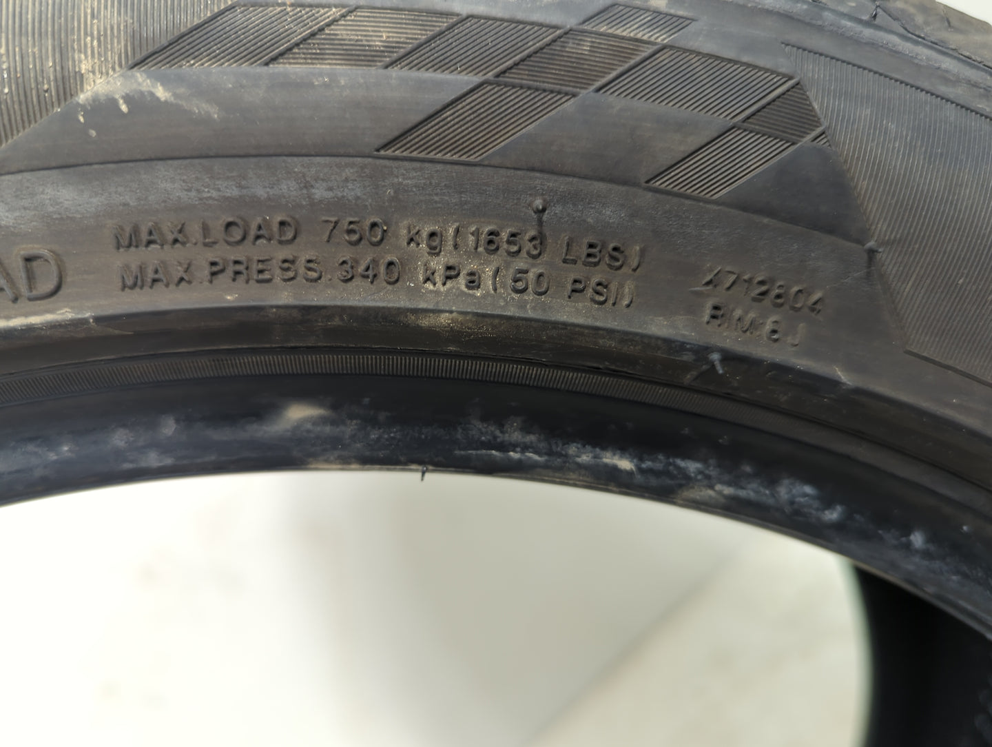 Used Tire 235/45R18 LEXANI LX-TWENTY 98W - Tread Depth 8/32 - Oemusedautoparts1.com