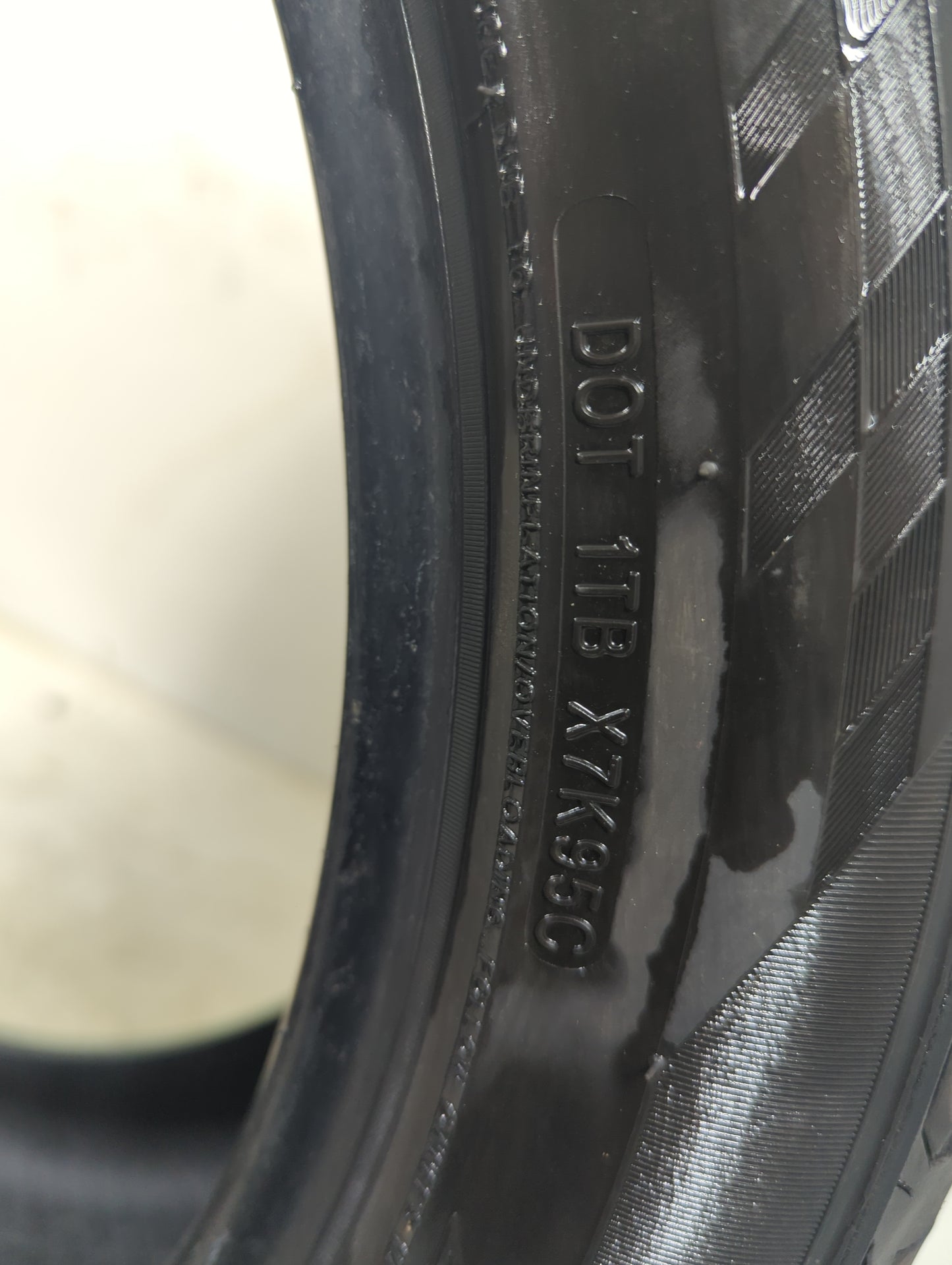 Used Tire 235/45R18 LEXANI LX-TWENTY 98W - Tread Depth 8/32 - Oemusedautoparts1.com
