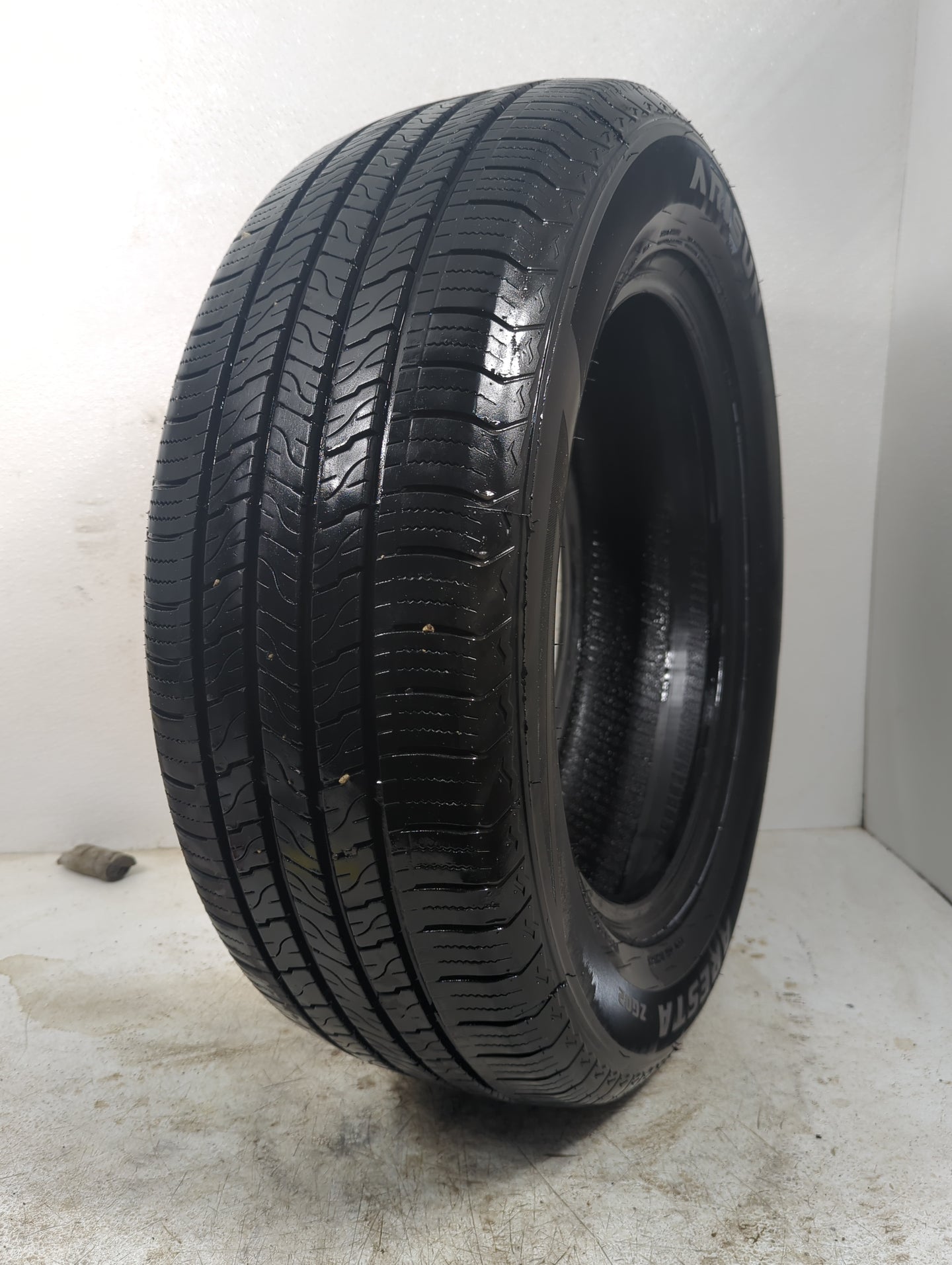 Used Tire 245/60R18 ARISUN ARESTA ZG02 105T - Tread Depth 9/32 - Oemusedautoparts1.com