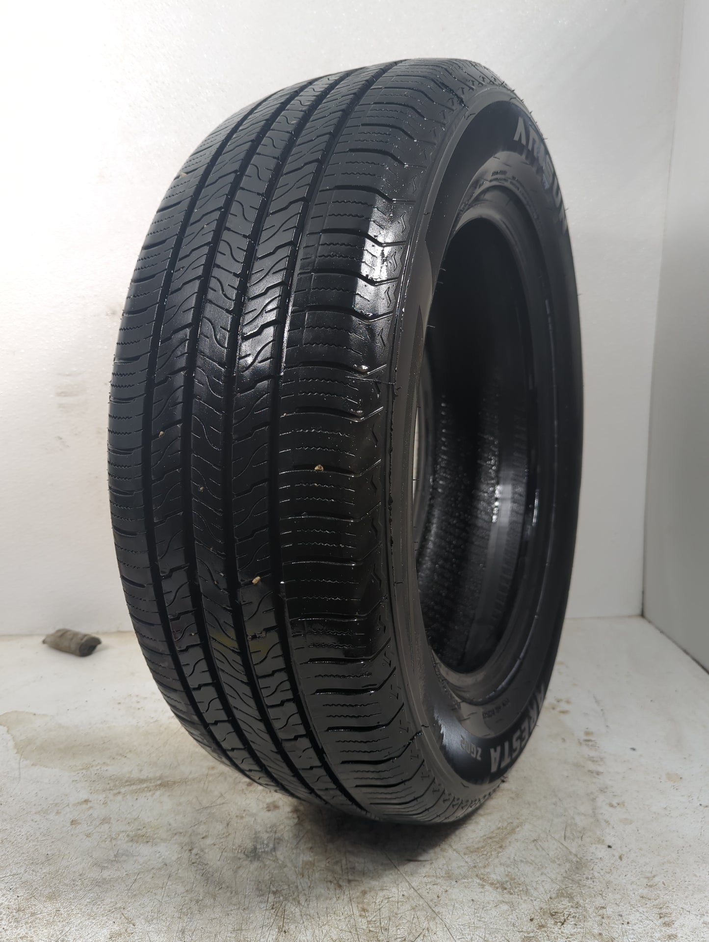Used Tire 245/60R18 ARISUN ARESTA ZG02 105T - Tread Depth 9/32 - Oemusedautoparts1.com