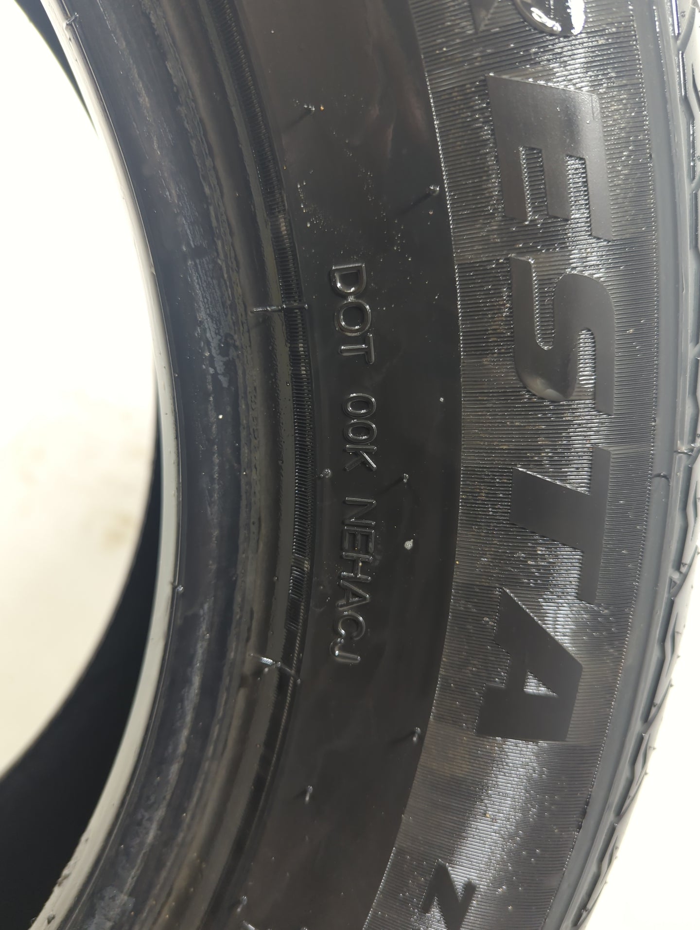 Used Tire 245/60R18 ARISUN ARESTA ZG02 105T - Tread Depth 9/32 - Oemusedautoparts1.com