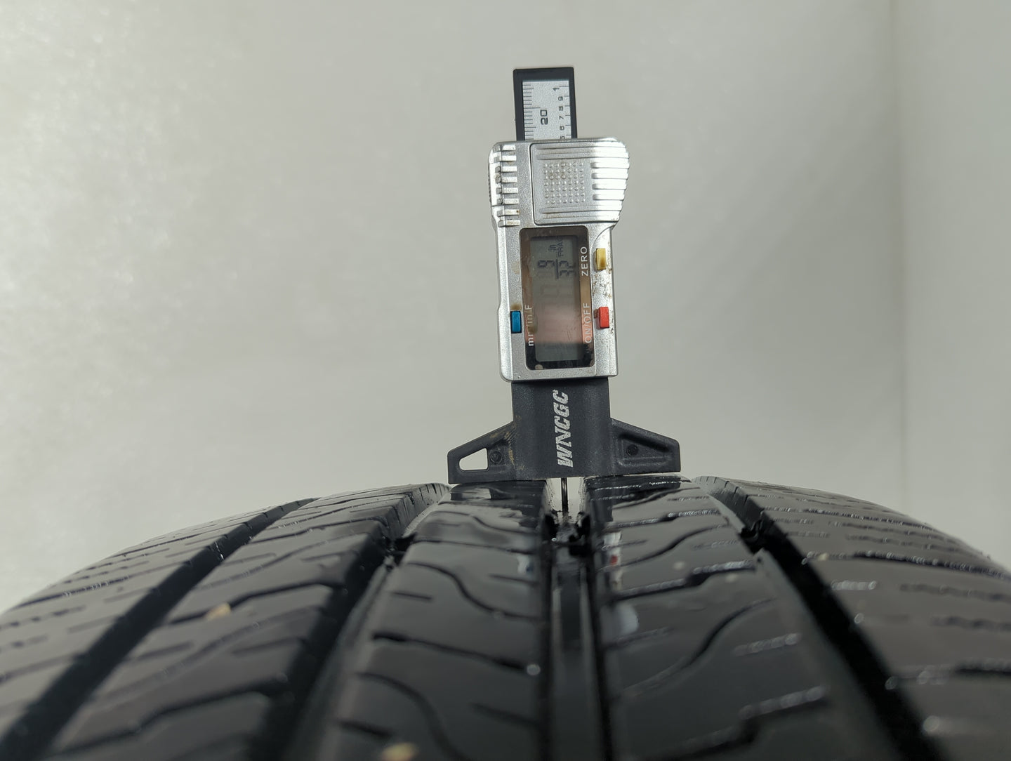 Used Tire 245/60R18 ARISUN ARESTA ZG02 105T - Tread Depth 9/32 - Oemusedautoparts1.com