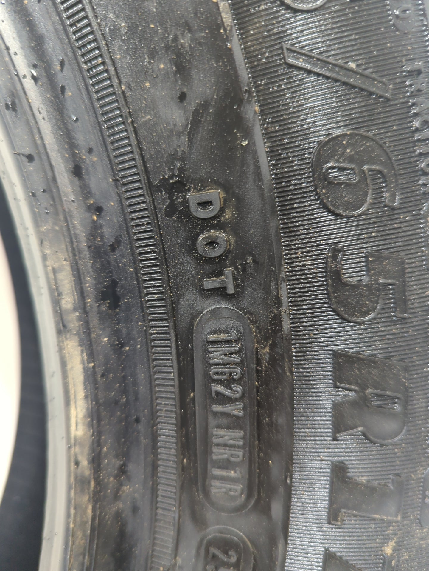 Used Tire 225/65R17 GOODYEAR RELIANT ALL-SEASON 102H - Tread Depth null/32 - Oemusedautoparts1.com