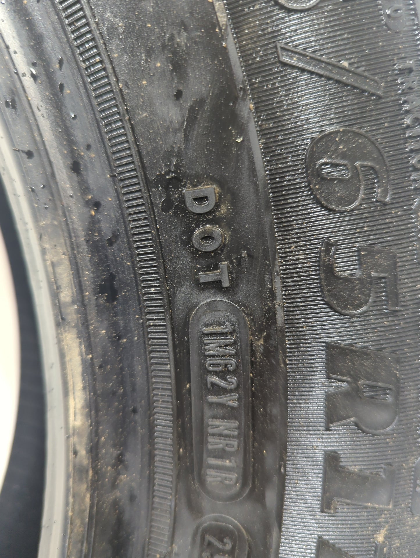 Used Tire 225/65R17 GOODYEAR RELIANT ALL-SEASON 102H - Tread Depth null/32 - Oemusedautoparts1.com
