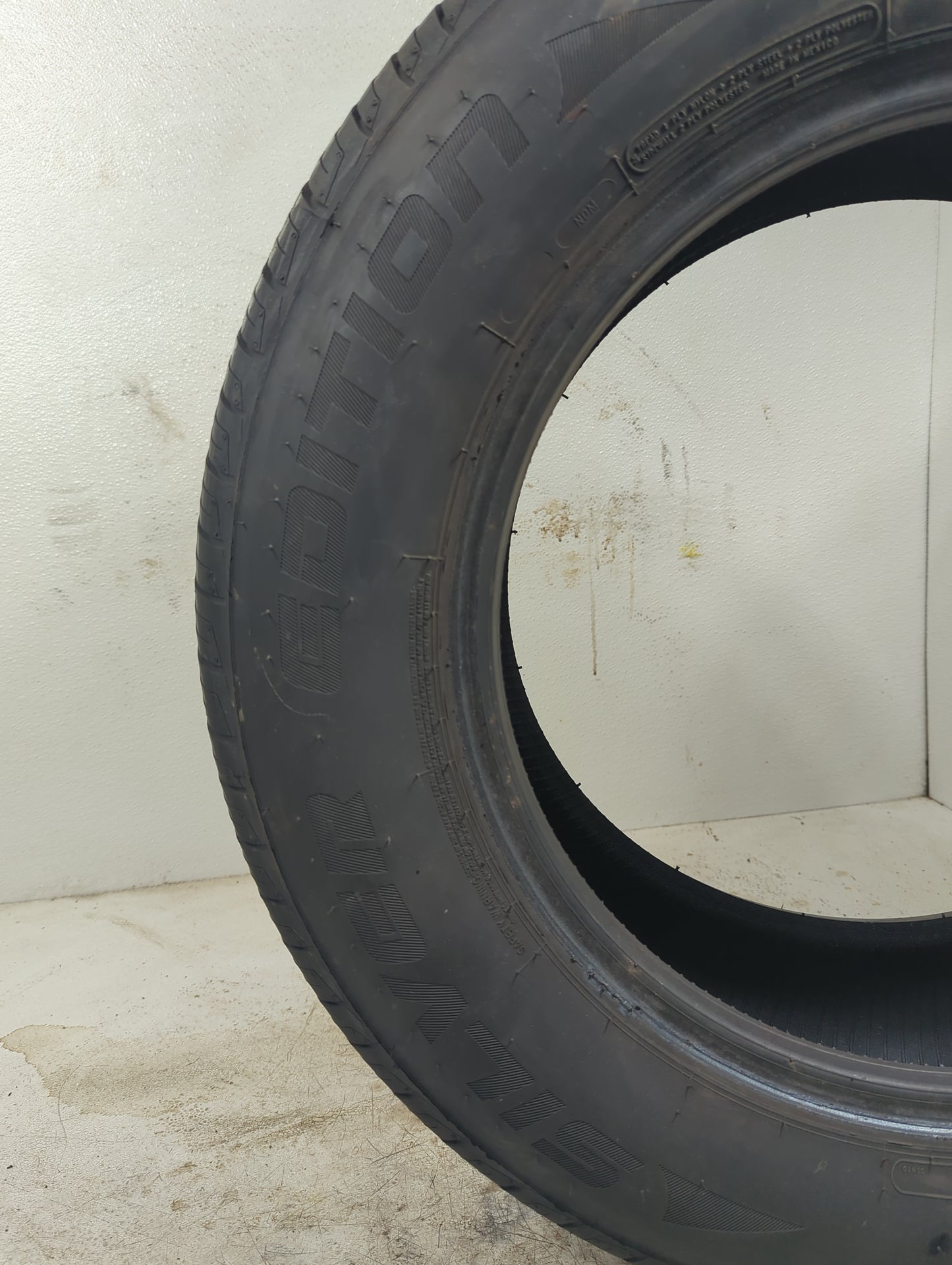 Used Tire 225/65R17 SILVERSTONE ARZON 102H - Tread Depth 8/32 - Oemusedautoparts1.com