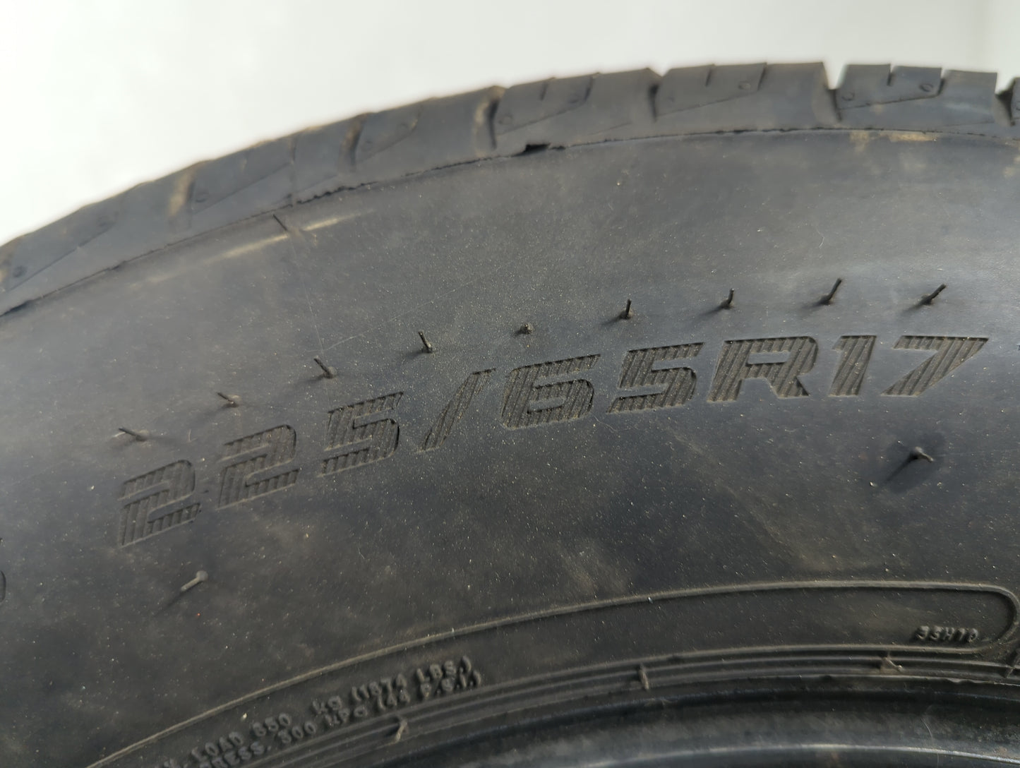 Used Tire 225/65R17 SILVERSTONE ARZON 102H - Tread Depth 8/32 - Oemusedautoparts1.com