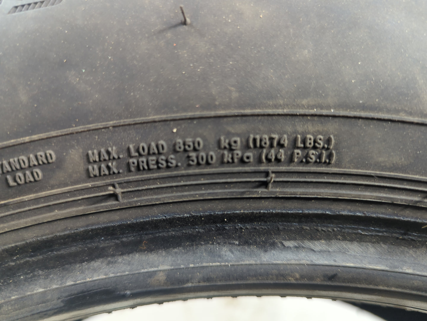 Used Tire 225/65R17 SILVERSTONE ARZON 102H - Tread Depth 8/32 - Oemusedautoparts1.com