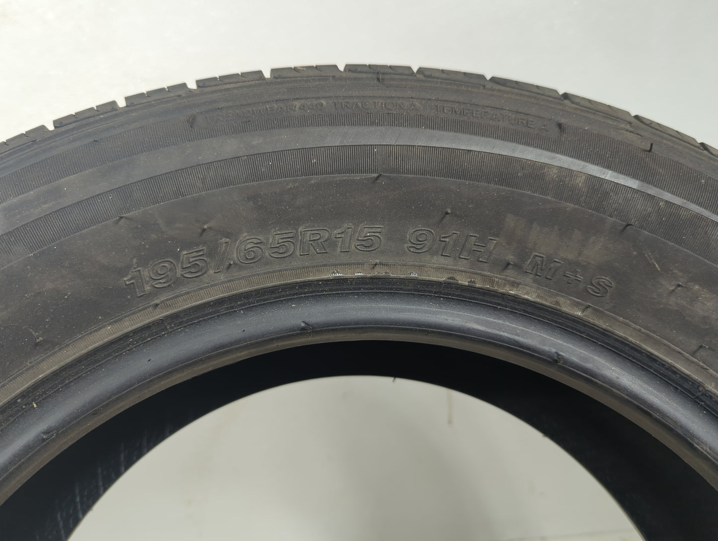 Used Tire 195/65R15 IRONMAN GR906 91H - Tread Depth 7/32 - Oemusedautoparts1.com