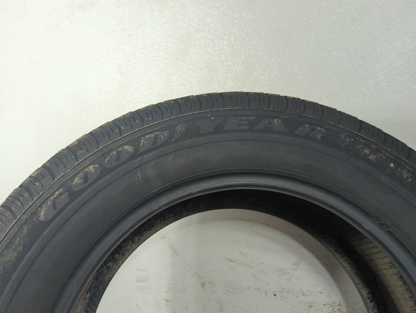 Used Tire - Tread Depth null/32 - Oemusedautoparts1.com