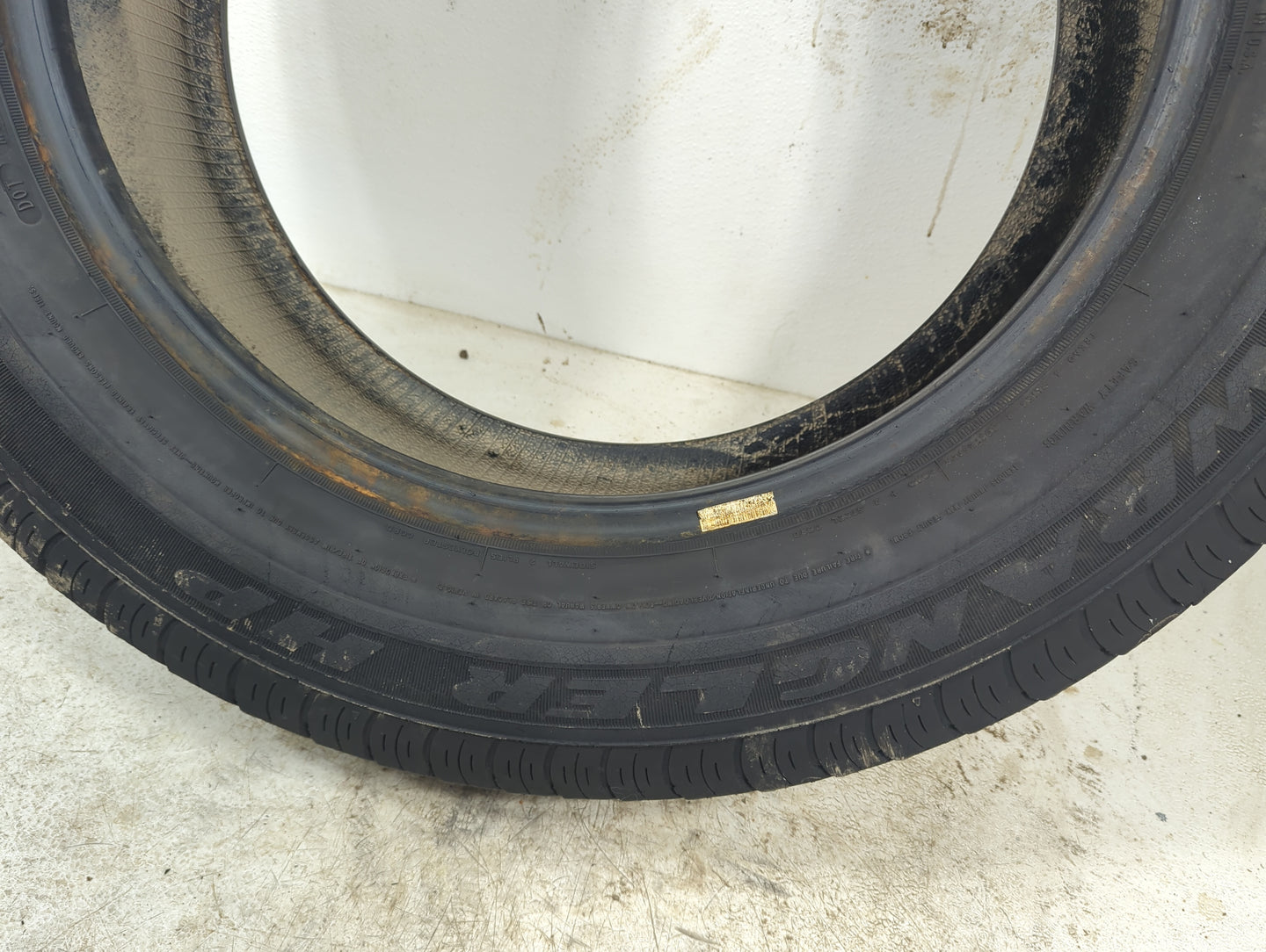 Used Tire - Tread Depth null/32 - Oemusedautoparts1.com