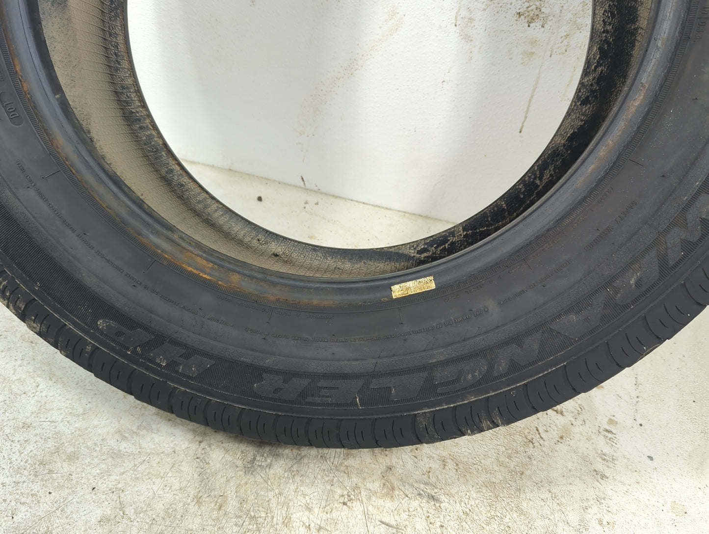 Used Tire - Tread Depth null/32 - Oemusedautoparts1.com