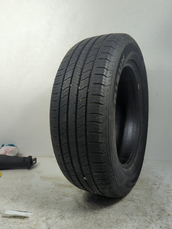 compare product Used Tire - Tread Depth null/32