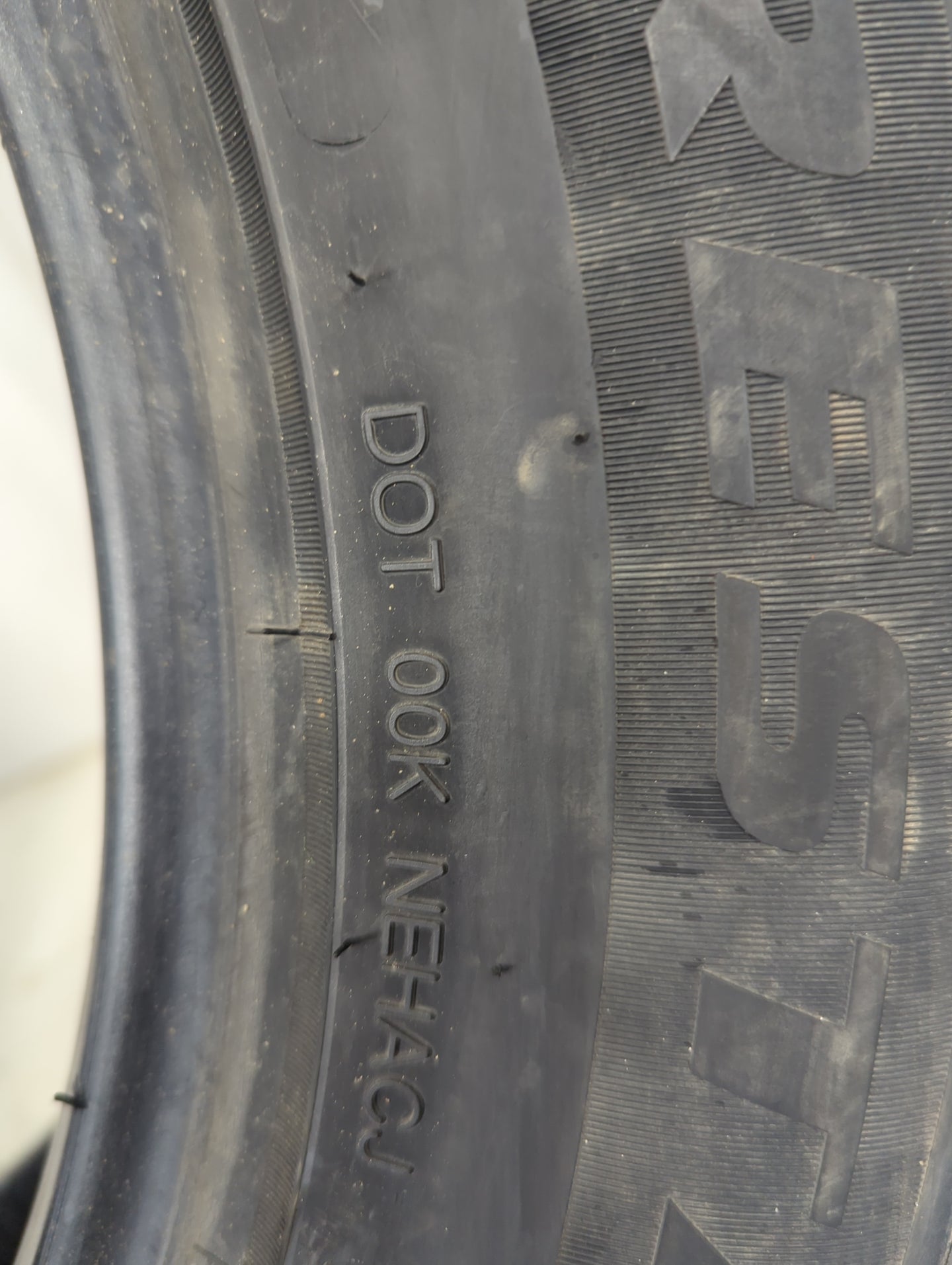Used Tire - Tread Depth null/32 - Oemusedautoparts1.com