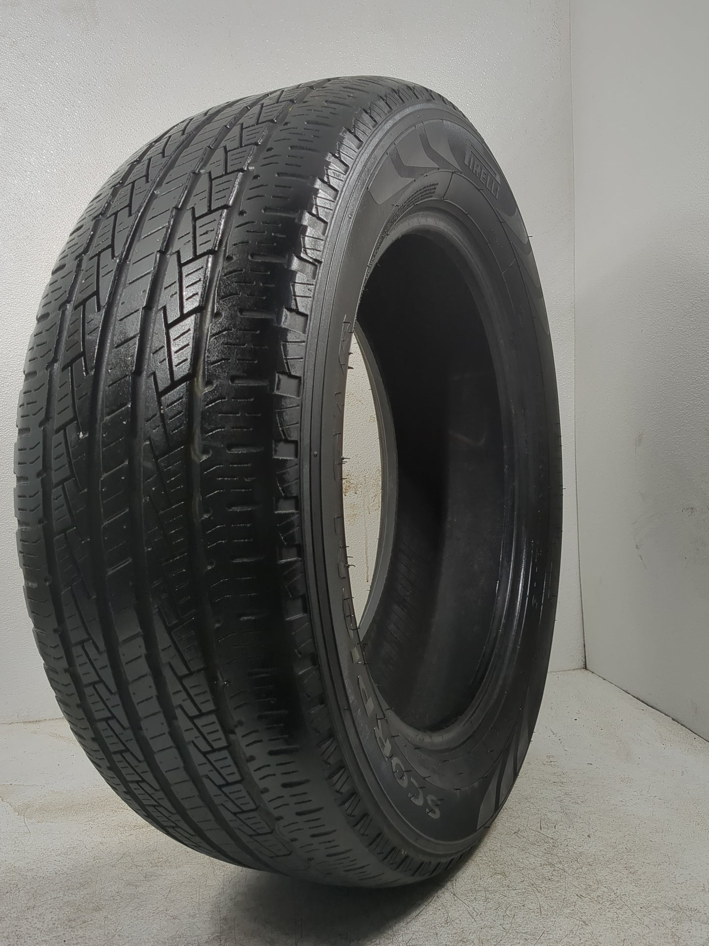 Used Tire 275/55R20 PIRELLI SCORPION STR 111H - Tread Depth 7/32 - Oemusedautoparts1.com