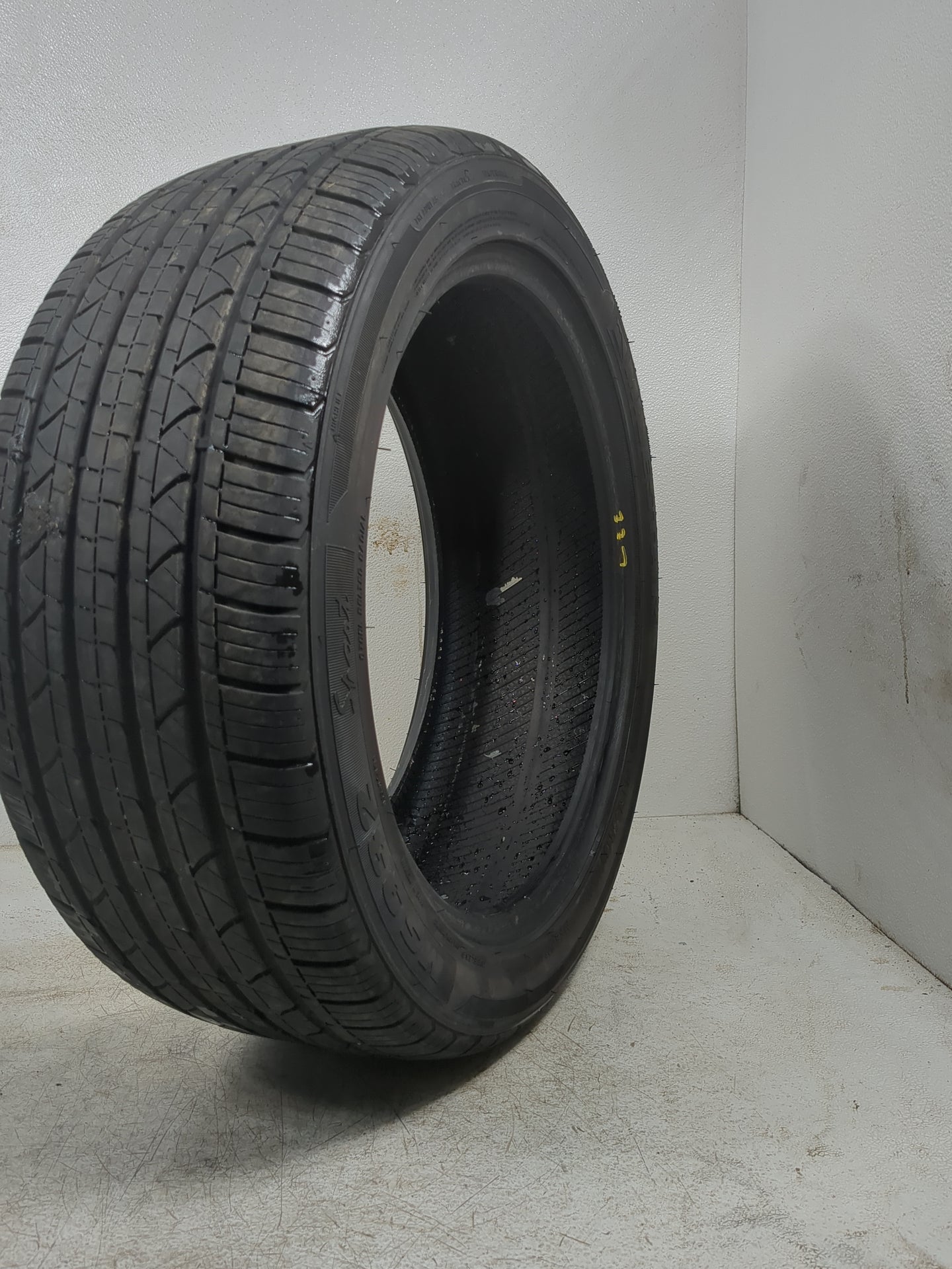 Used Tire 235/45R18 MILESTAR MS932 94W - Tread Depth null/32 - Oemusedautoparts1.com