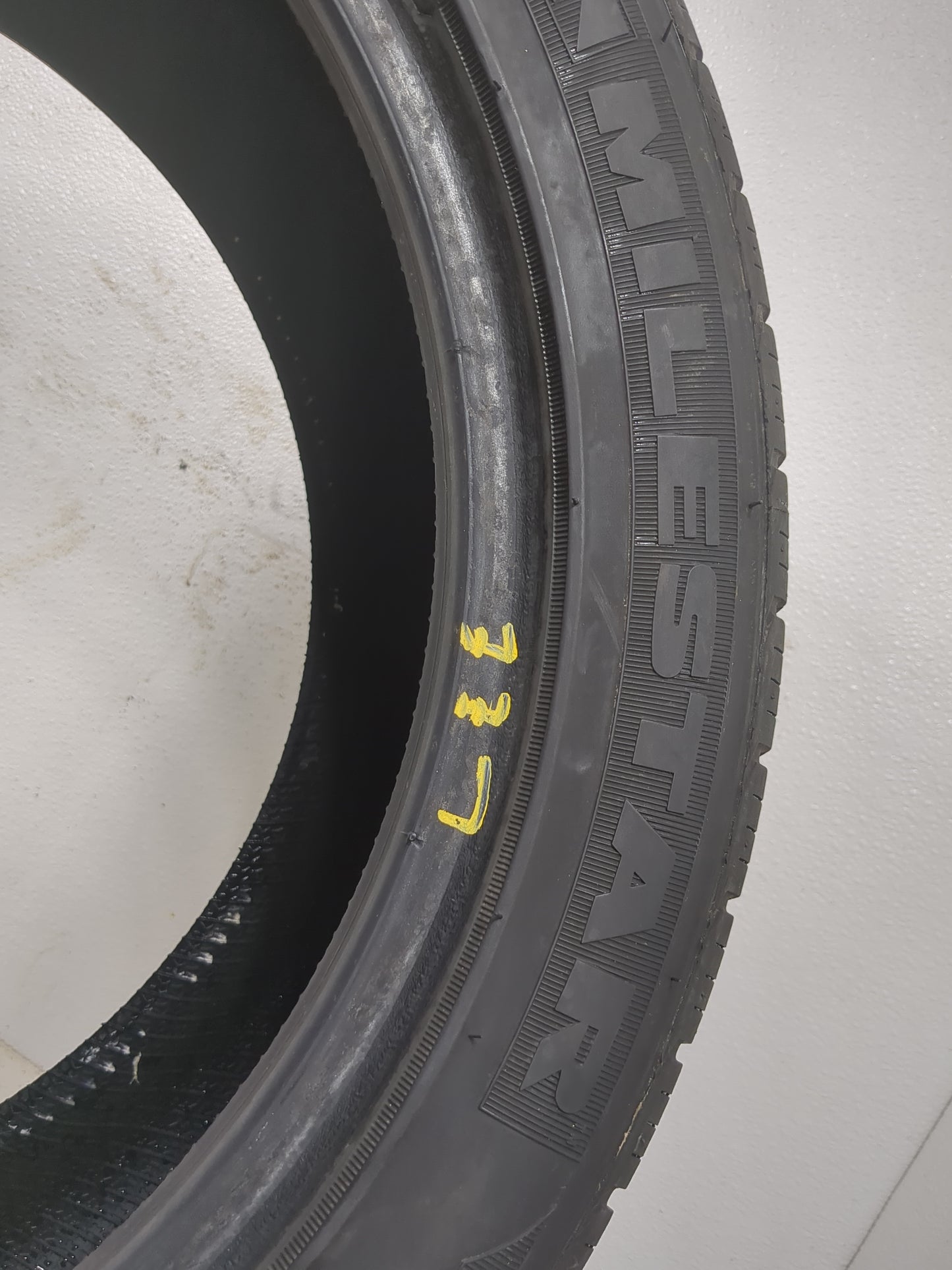 Used Tire 235/45R18 MILESTAR MS932 94W - Tread Depth null/32 - Oemusedautoparts1.com