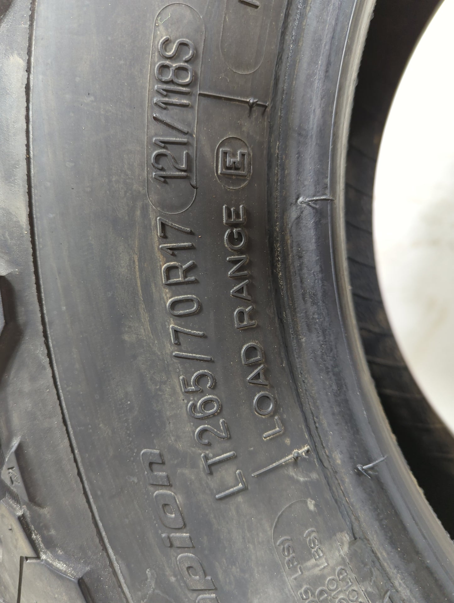 Used Tire 265/70R17 BFGOODRICH ALL-TERRAIN T/A KO2 121S - Tread Depth 10/32 - Oemusedautoparts1.com