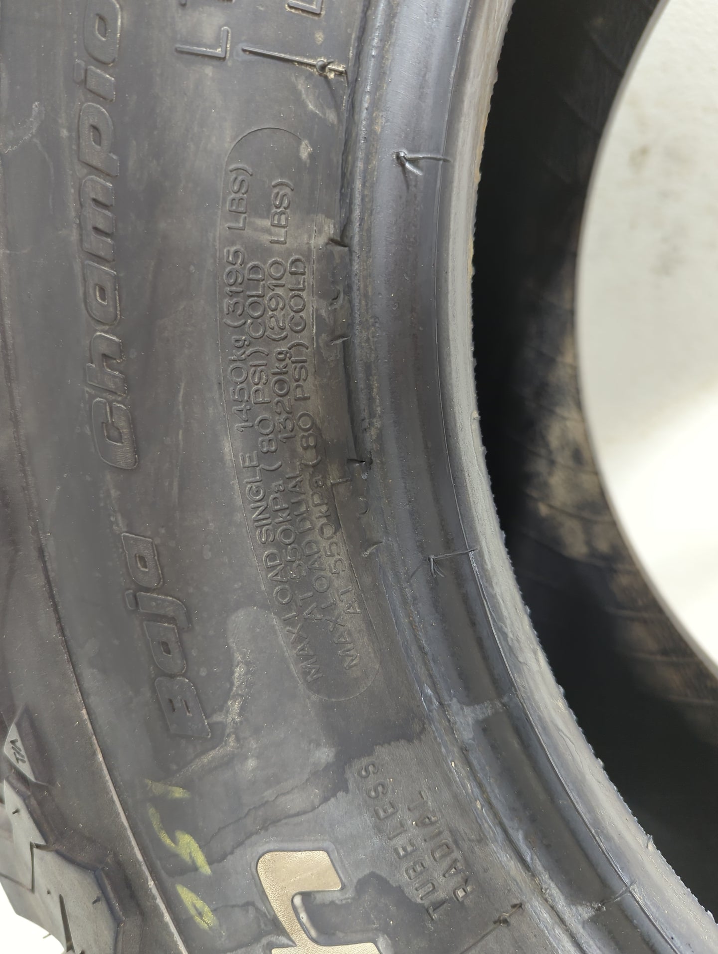 Used Tire 265/70R17 BFGOODRICH ALL-TERRAIN T/A KO2 121S - Tread Depth 10/32 - Oemusedautoparts1.com
