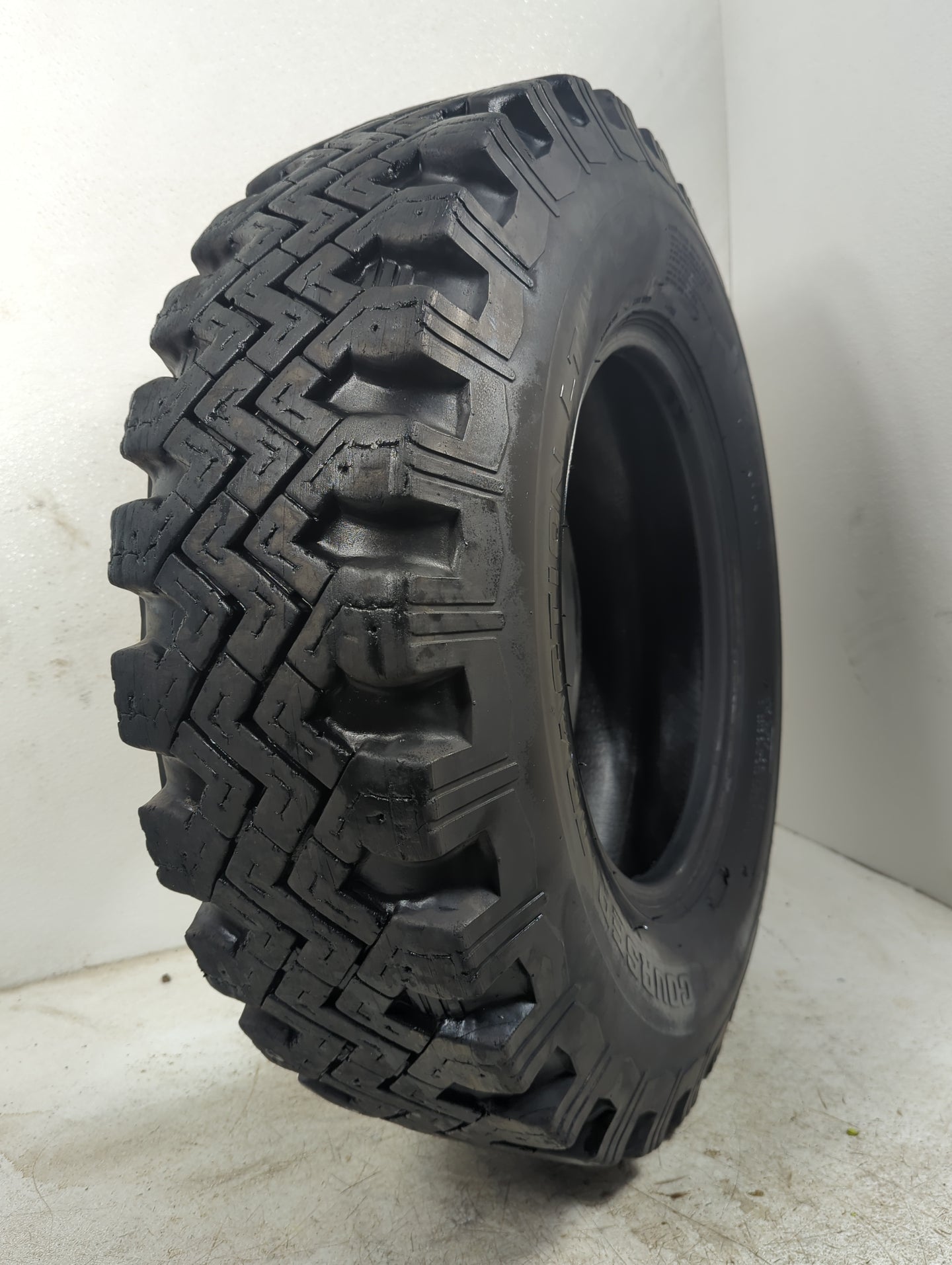 Used Tire 7.50-16 MASTERCRAFT COURSER A/T - Tread Depth 14/32 - Oemusedautoparts1.com