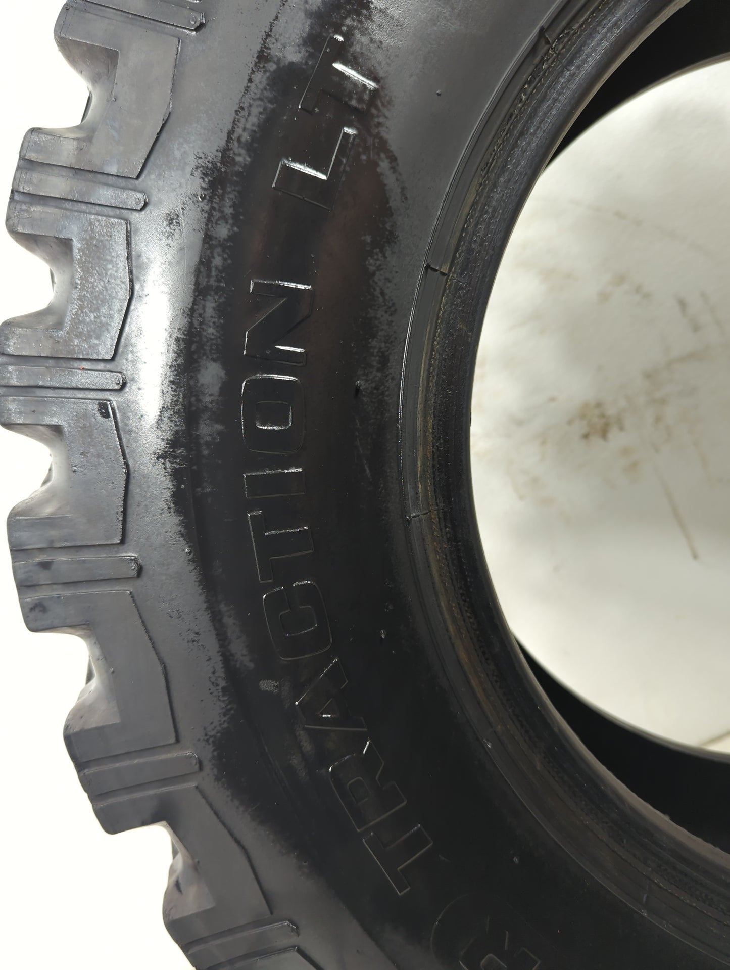 Used Tire 7.50-16 MASTERCRAFT COURSER A/T - Tread Depth 14/32 - Oemusedautoparts1.com